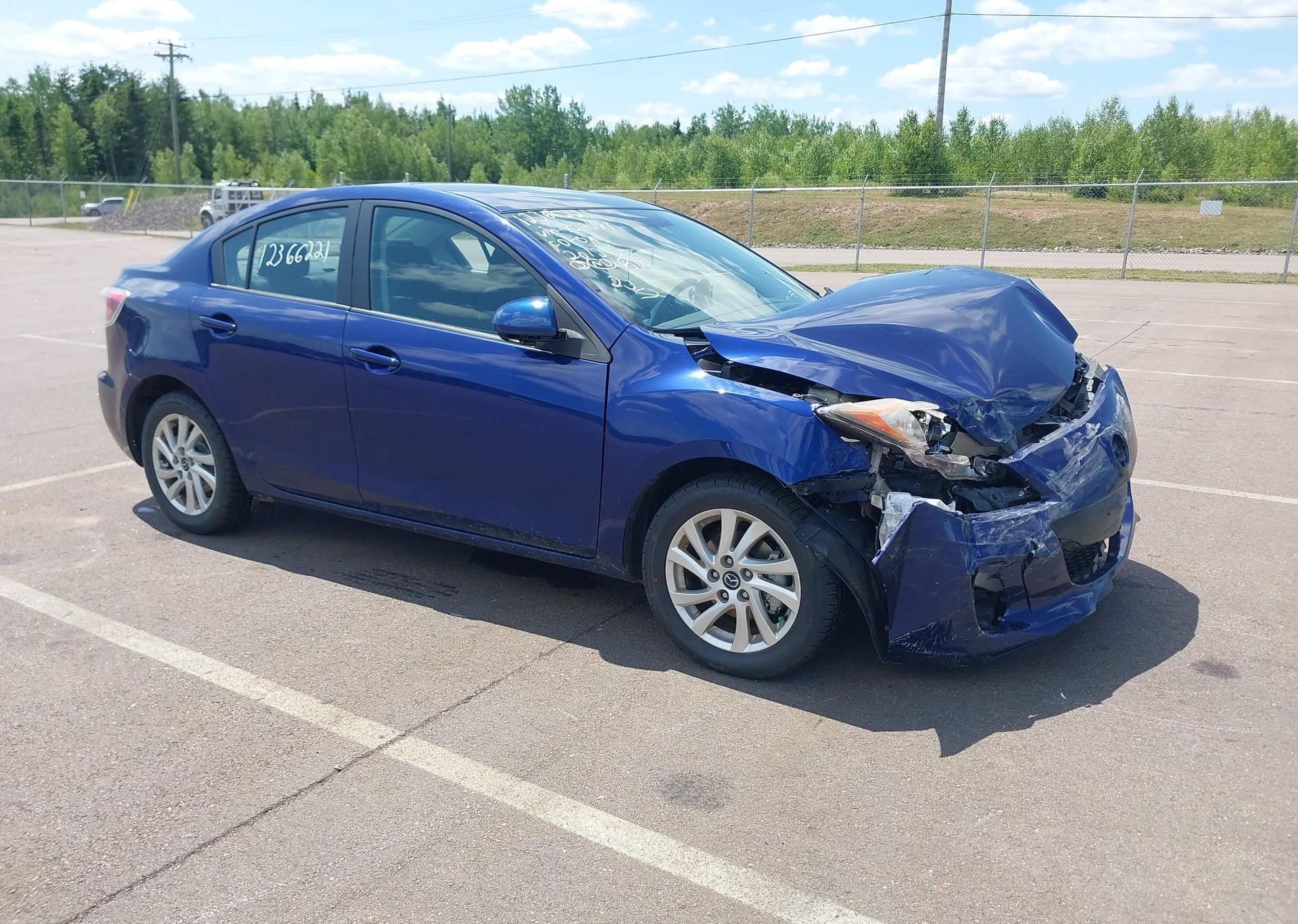 2013 MAZDA MAZDA3 GS-SKY