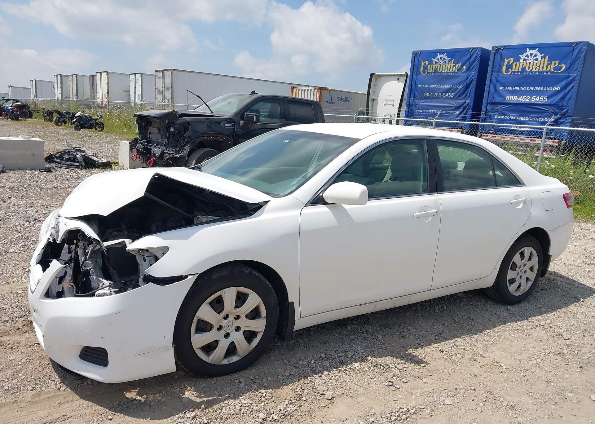 2011 TOYOTA CAMRY LE