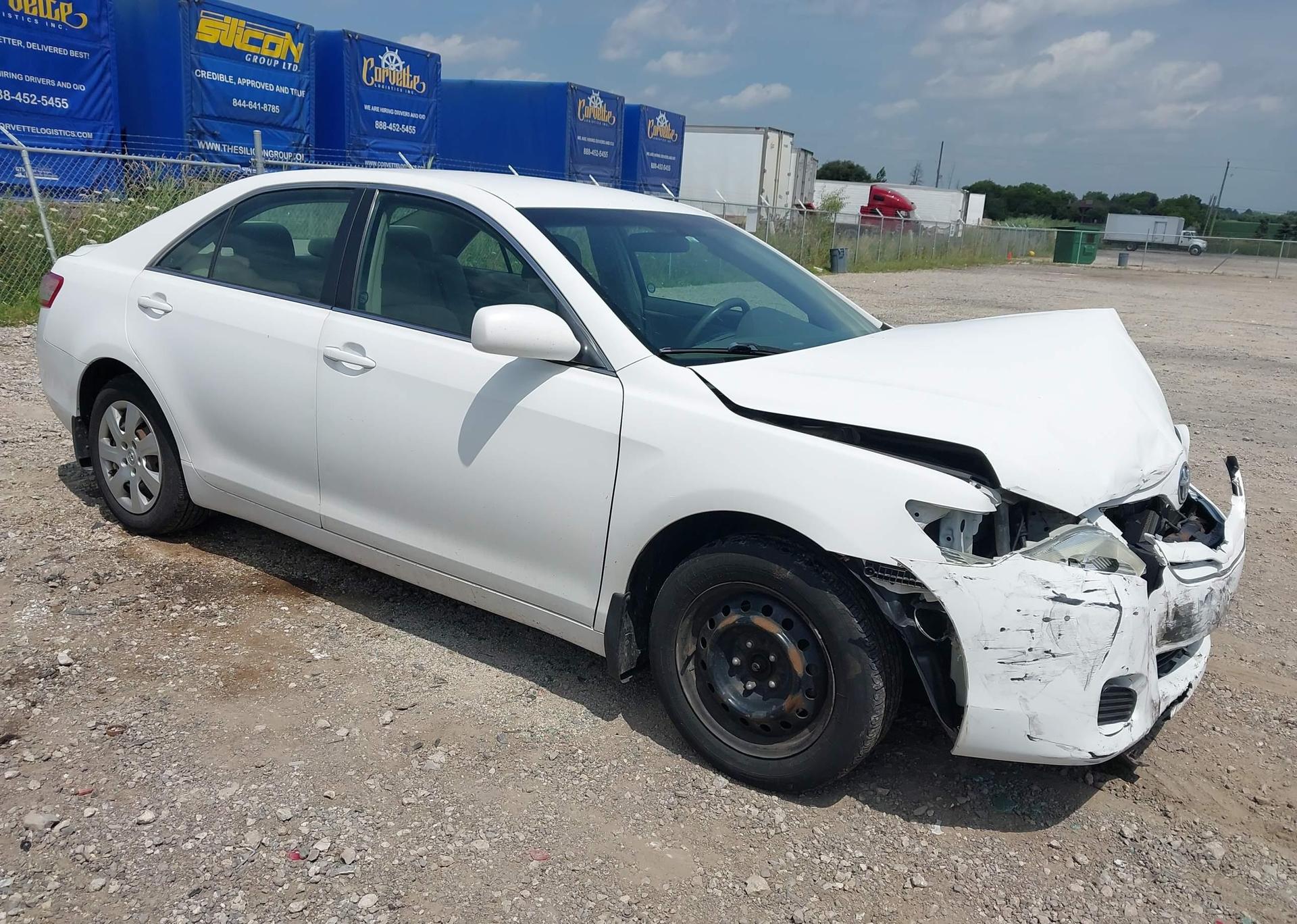2011 TOYOTA CAMRY LE