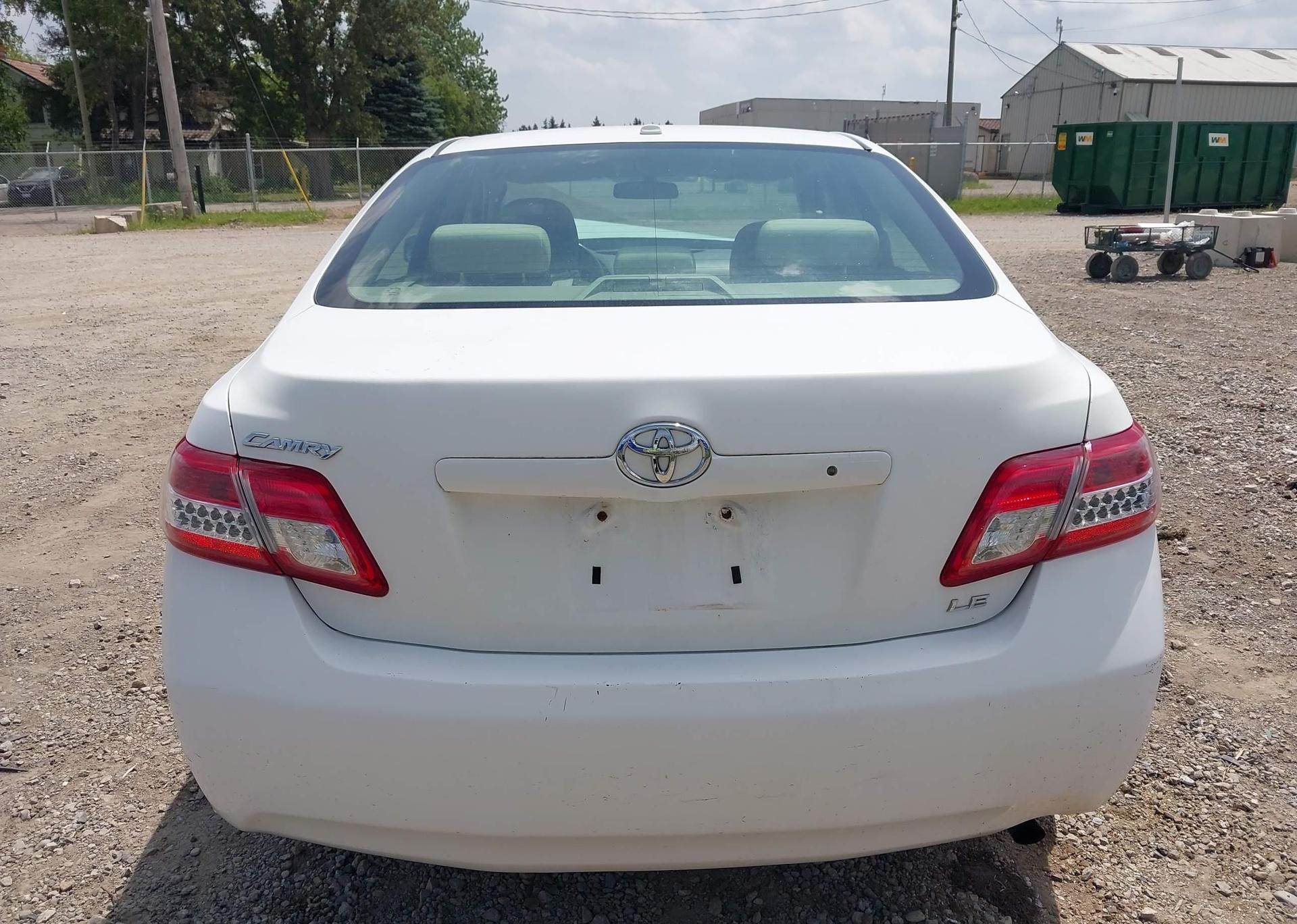 2011 TOYOTA CAMRY LE