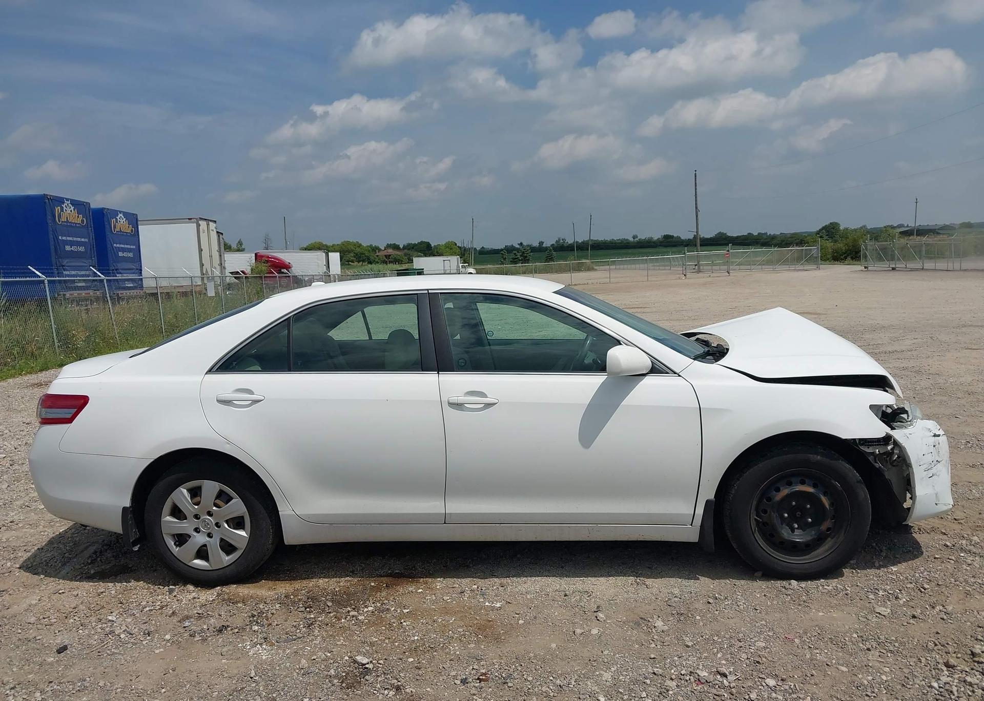 2011 TOYOTA CAMRY LE