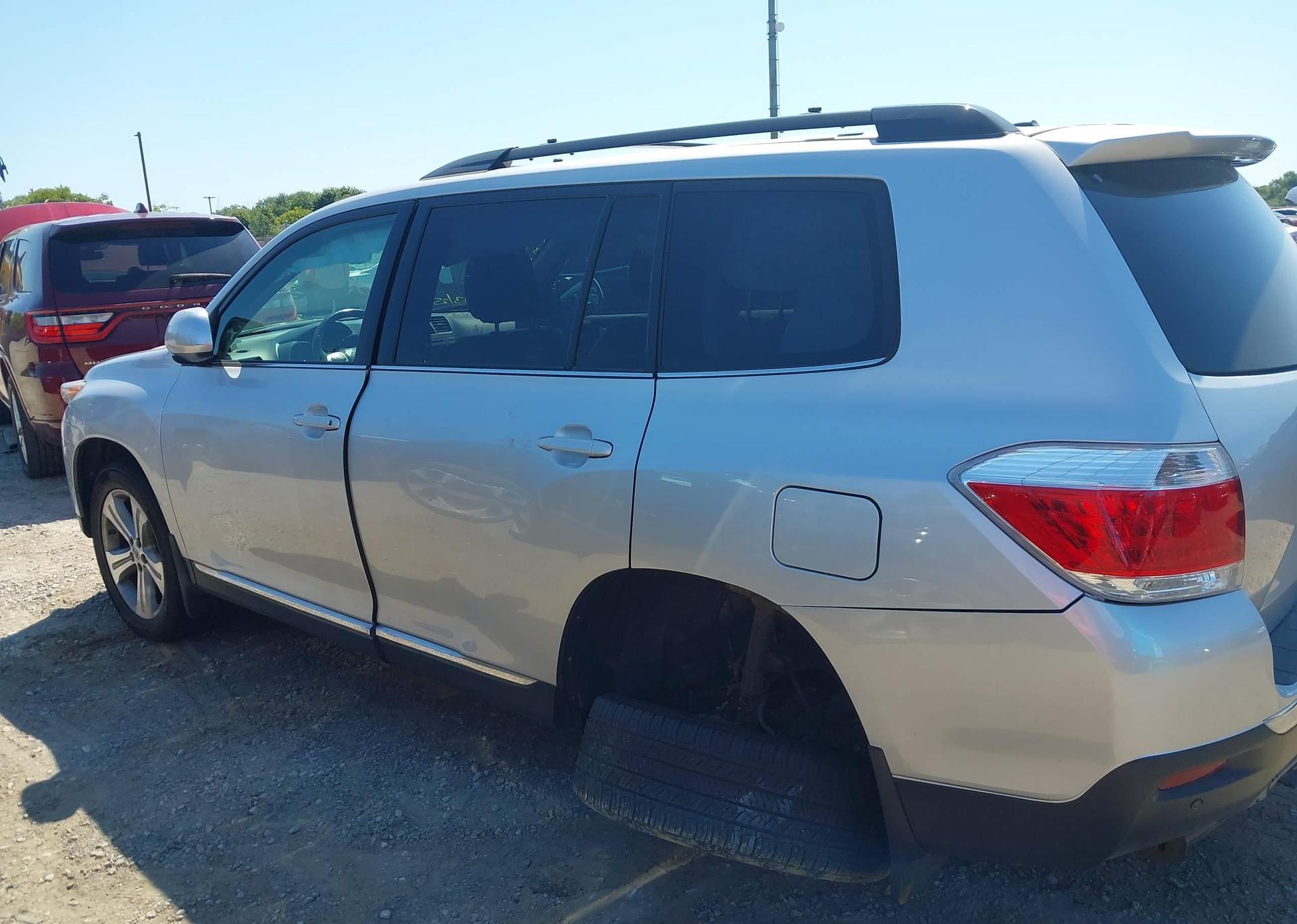 2013 TOYOTA HIGHLANDER V6