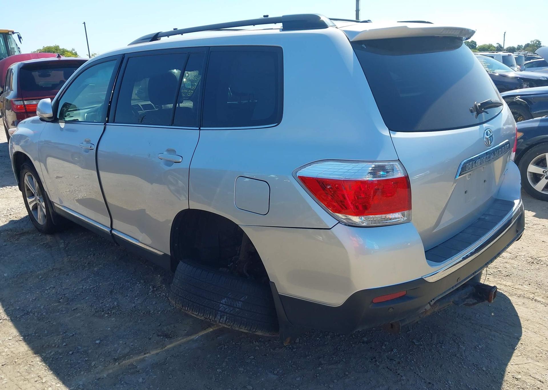 2013 TOYOTA HIGHLANDER V6