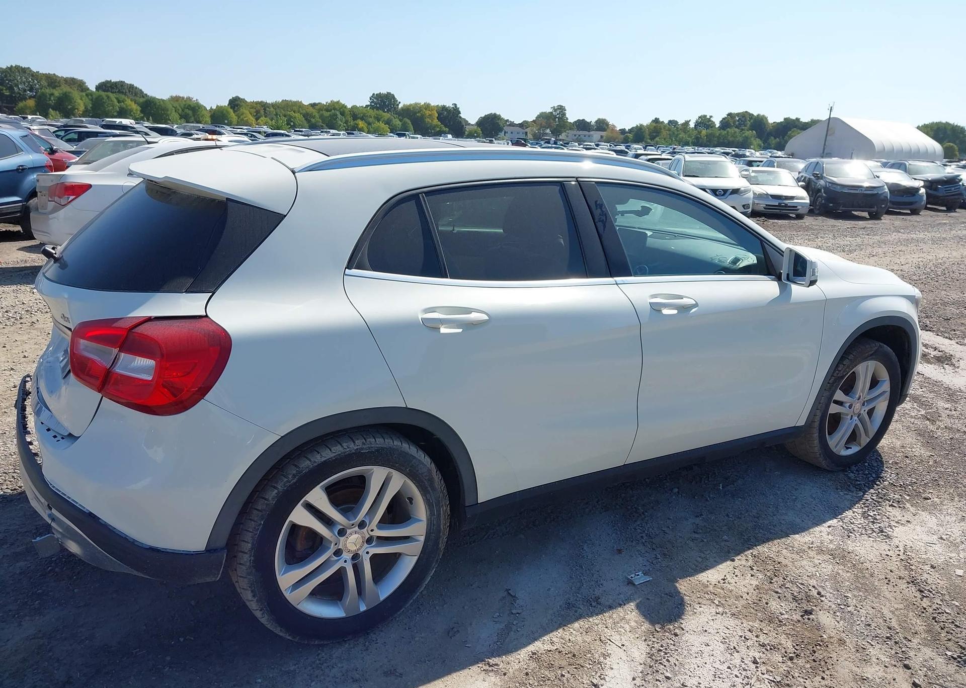 2017 MERCEDES-BENZ GLA 250 4MATIC