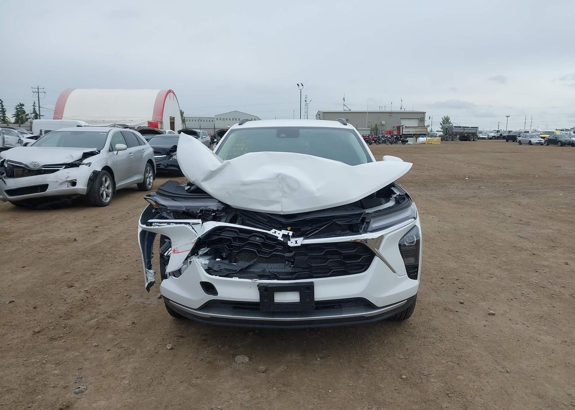 2024 CHEVROLET trax lt