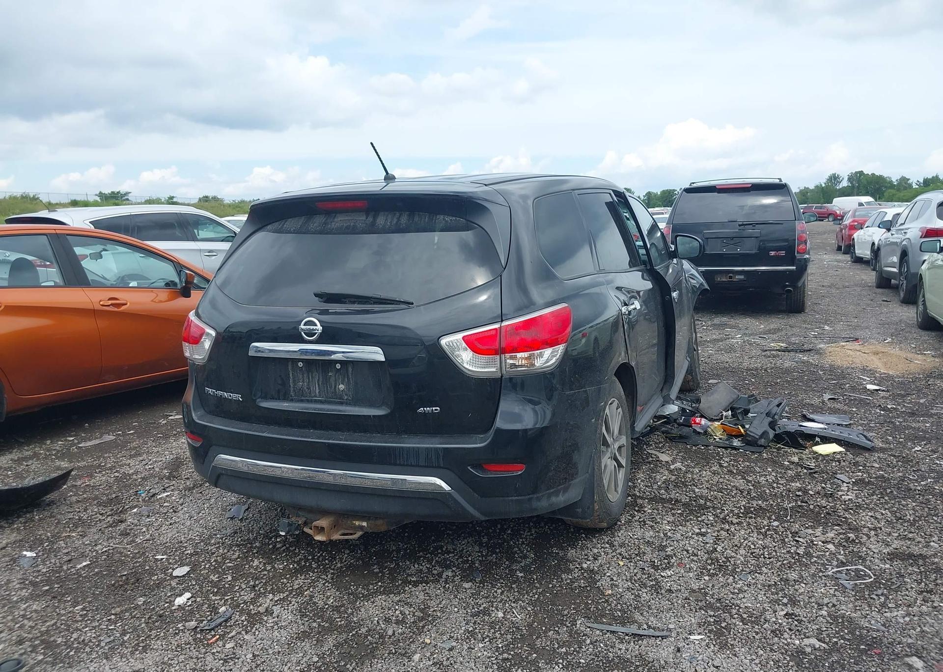 2015 NISSAN PATHFINDER S