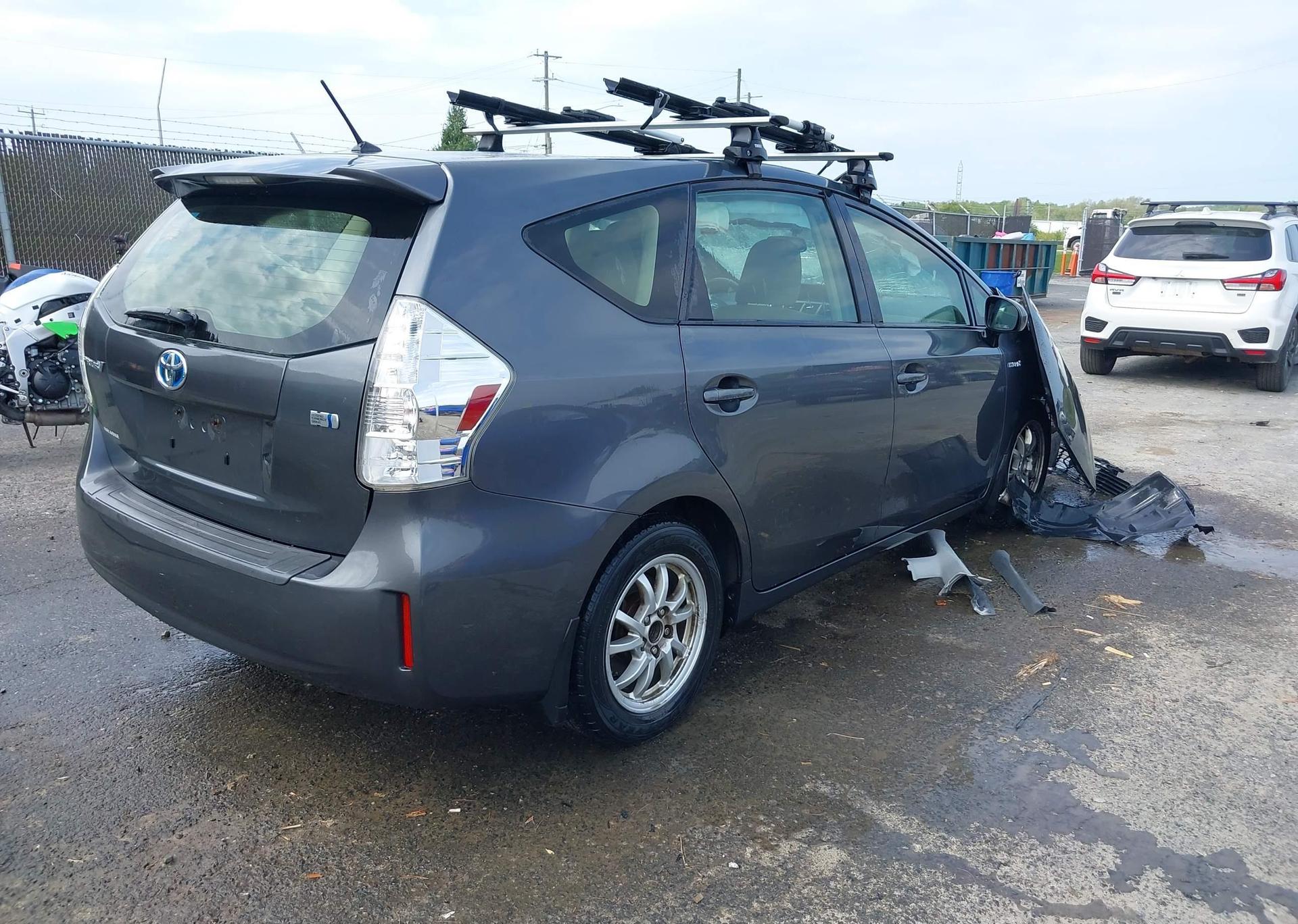 2012 TOYOTA PRIUS V