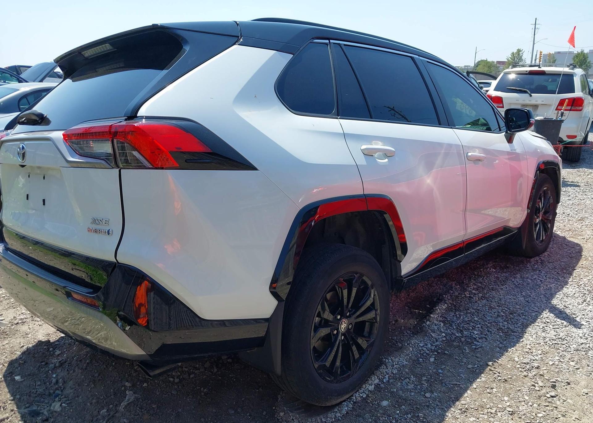 2023 TOYOTA RAV4 HYBRID XSE