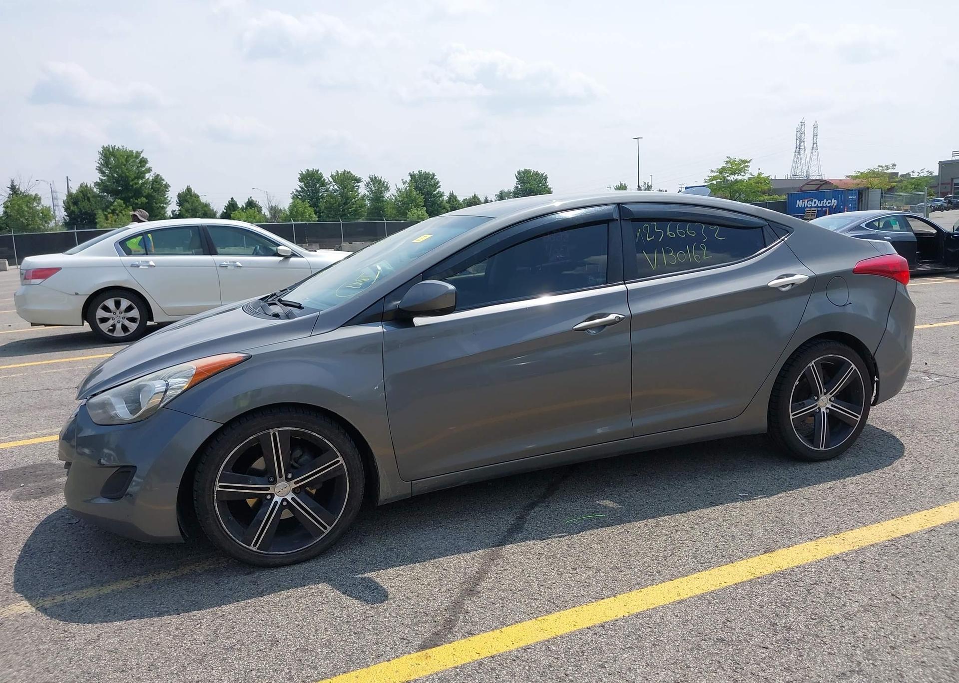 2012 HYUNDAI ELANTRA