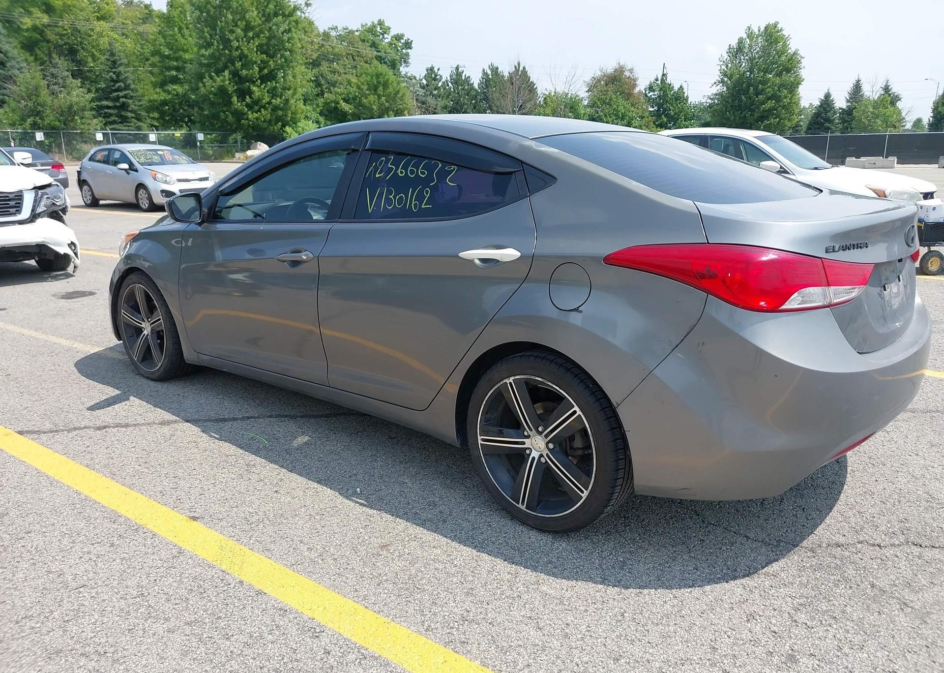 2012 HYUNDAI ELANTRA