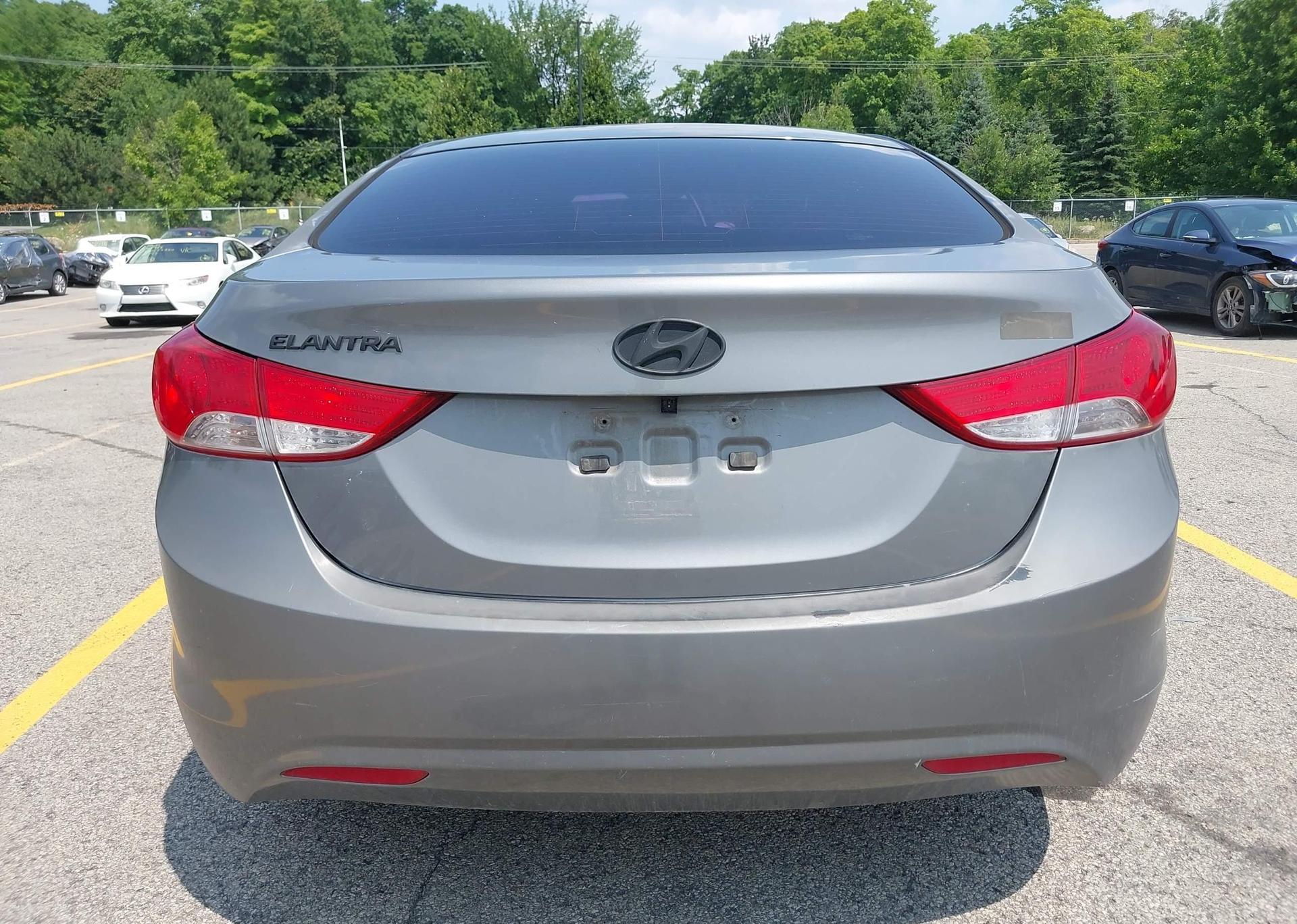 2012 HYUNDAI ELANTRA