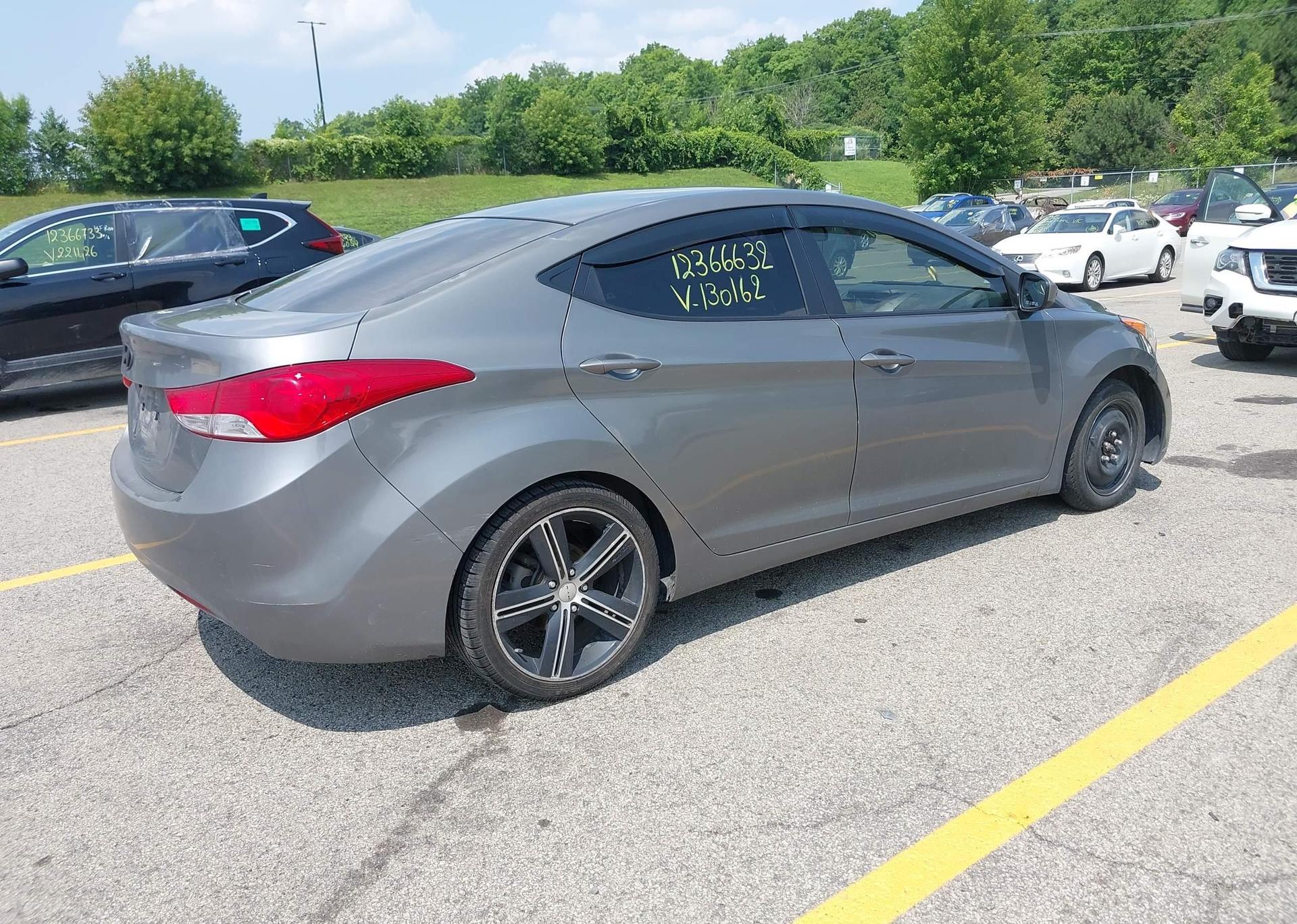 2012 HYUNDAI ELANTRA