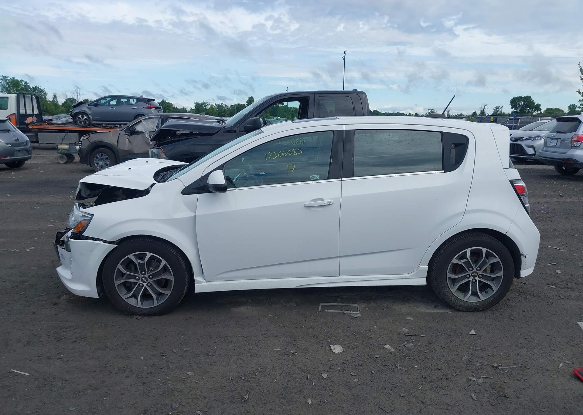 2017 CHEVROLET SONIC LT AUTO