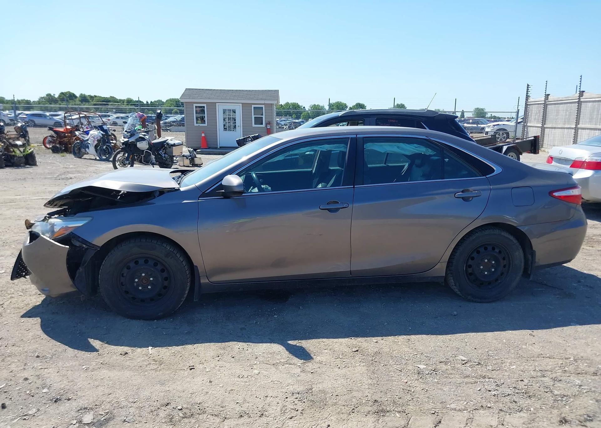 2017 TOYOTA CAMRY LE