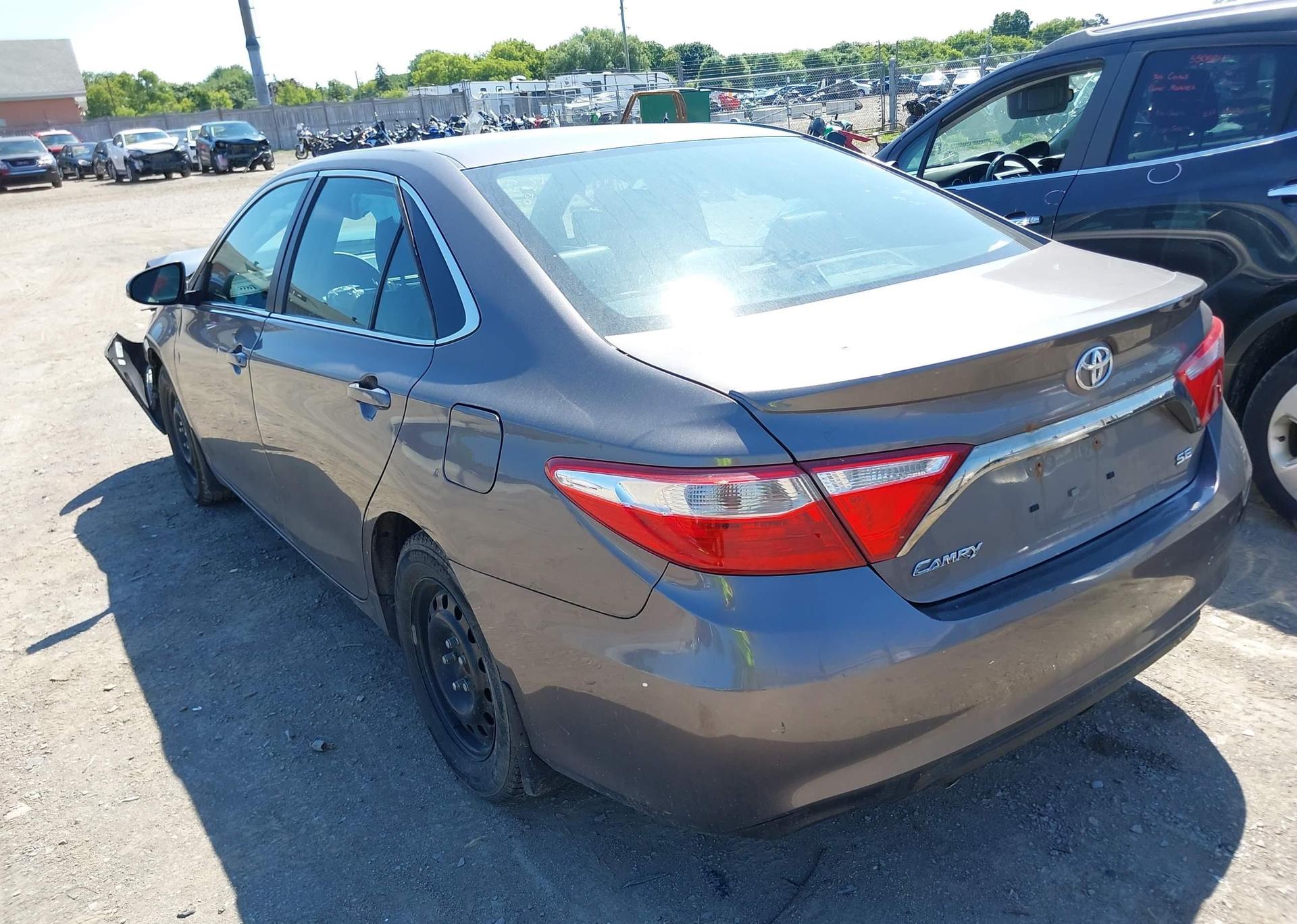 2017 TOYOTA CAMRY LE