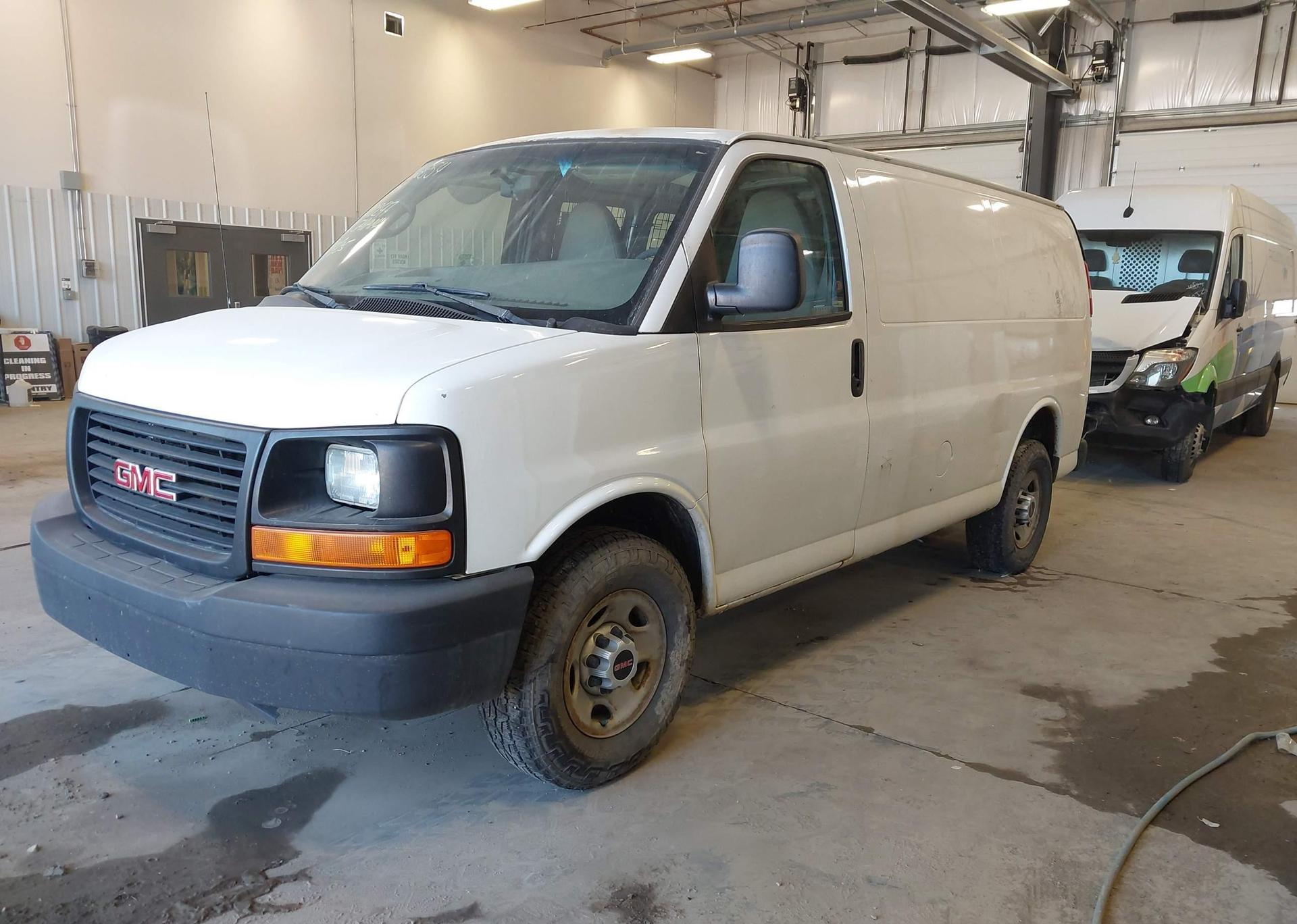 2012 GMC SAVANA 2500 STANDARD