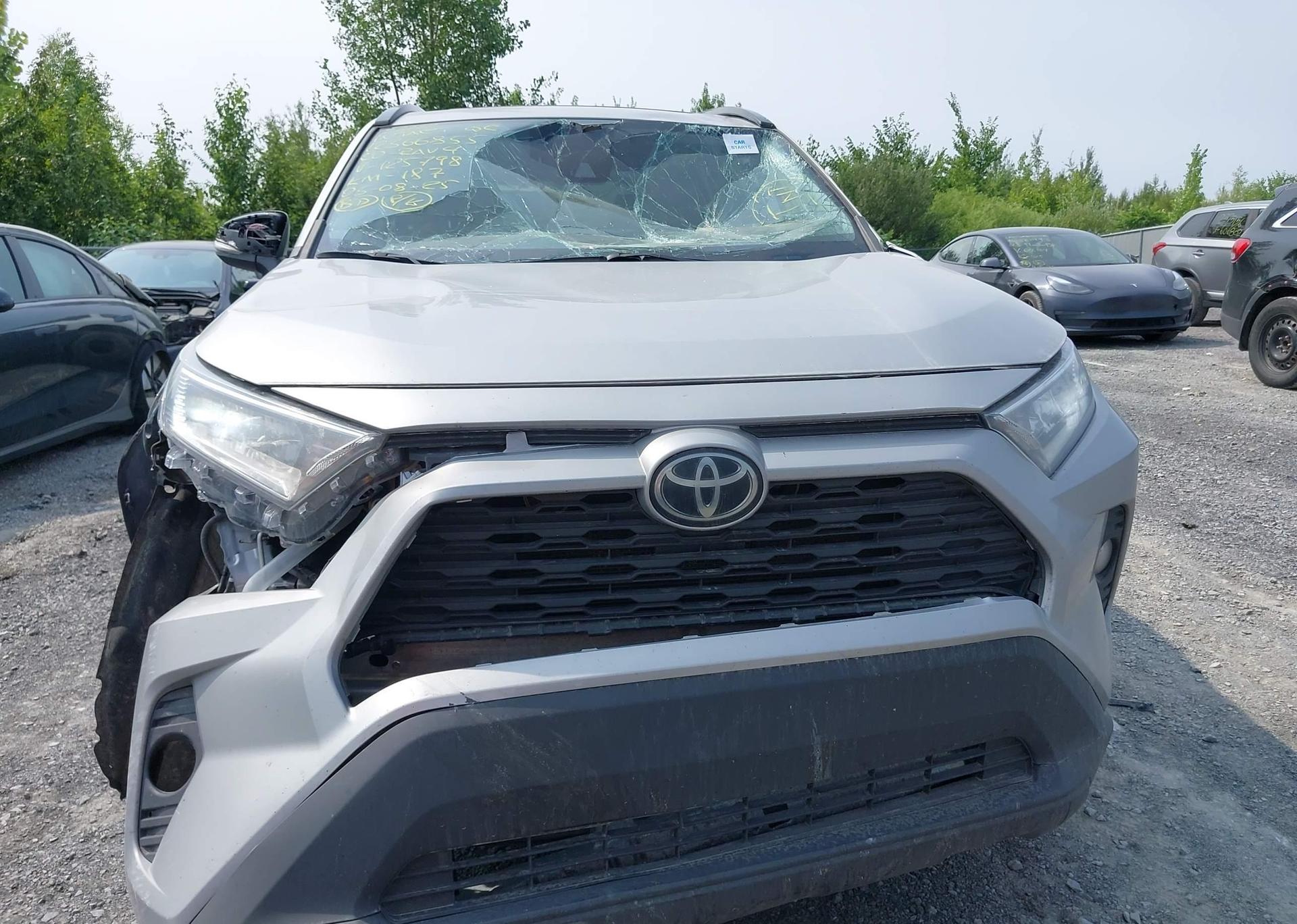 2020 TOYOTA RAV4 XLE