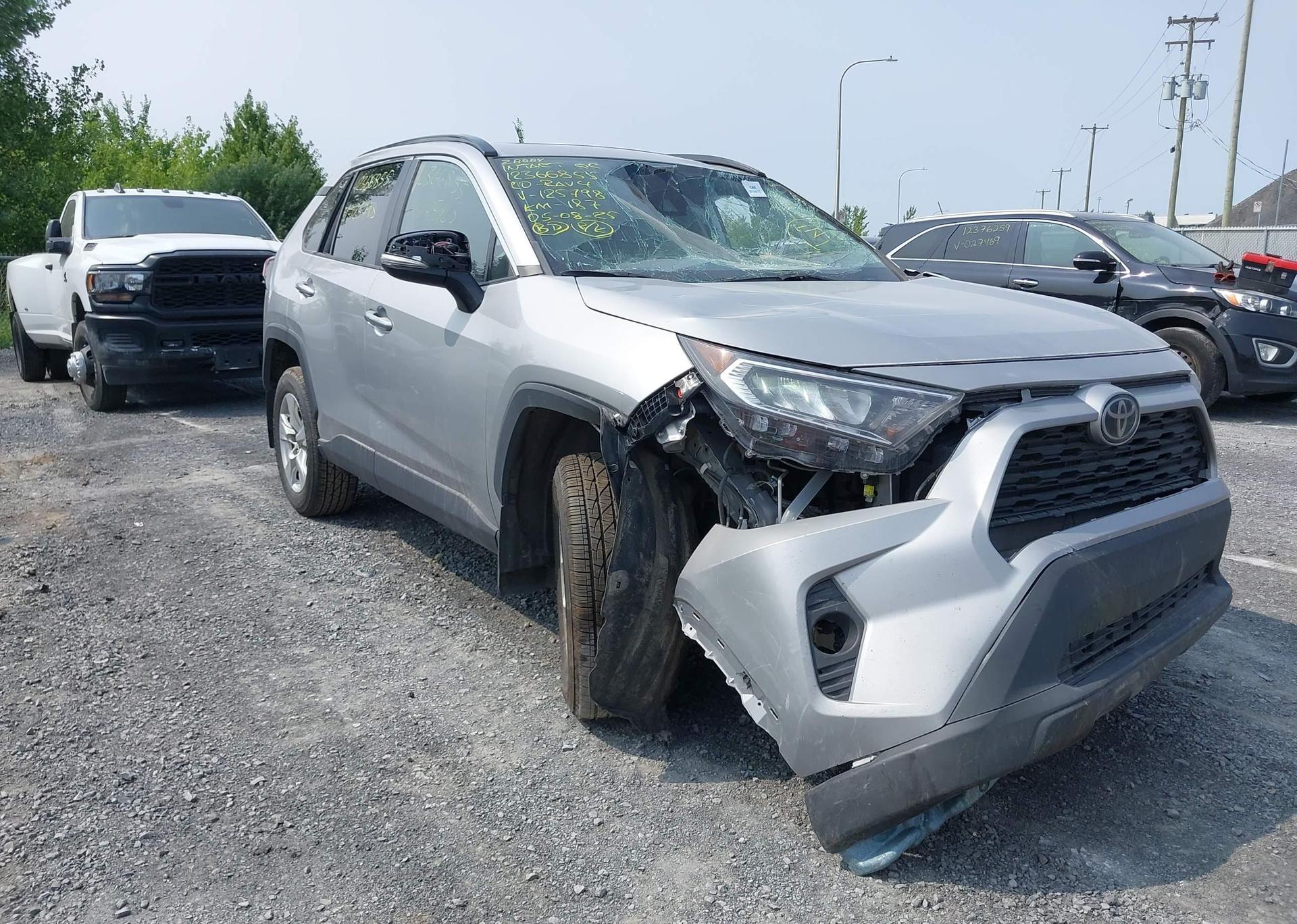 2020 TOYOTA RAV4 XLE