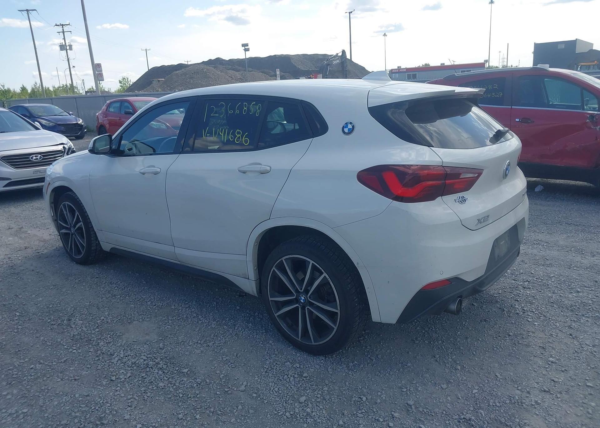2022 BMW X2 2.8i