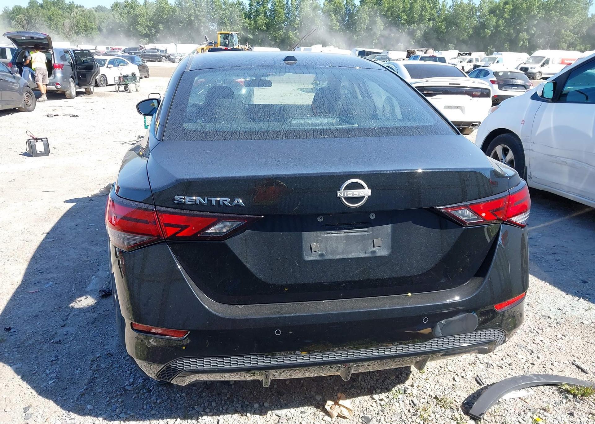 2025 NISSAN SENTRA SV