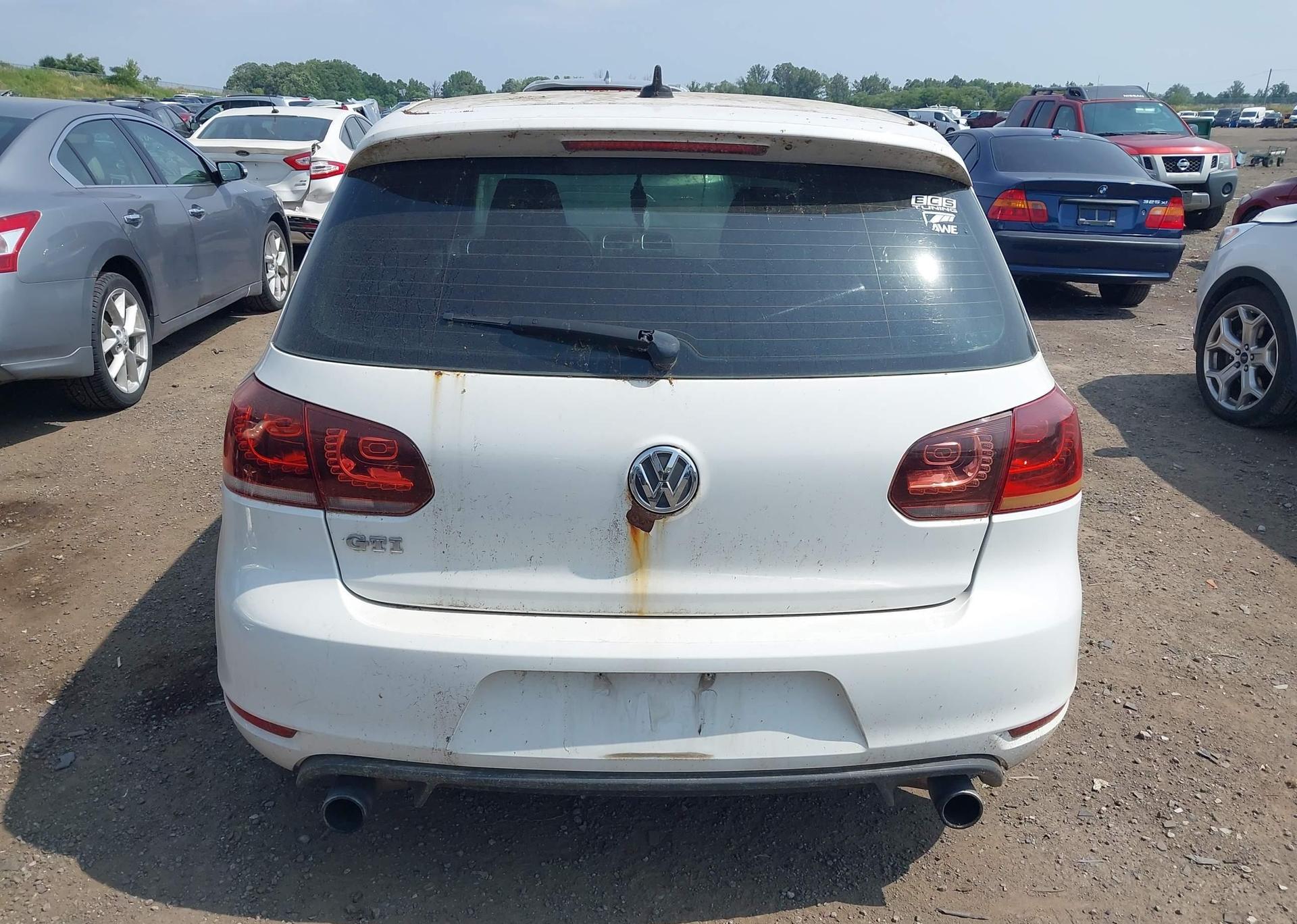 2010 VOLKSWAGEN GTI