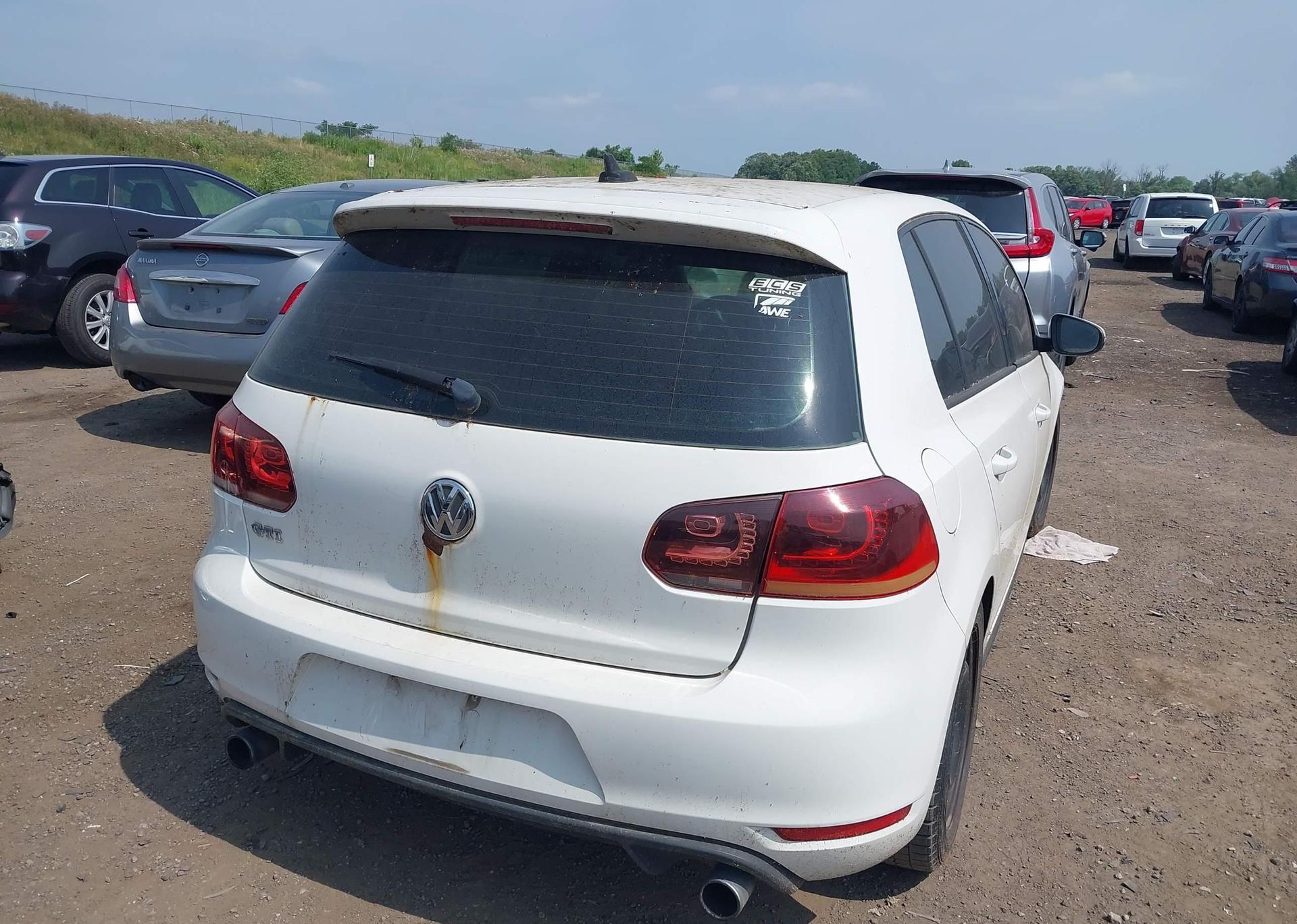 2010 VOLKSWAGEN GTI