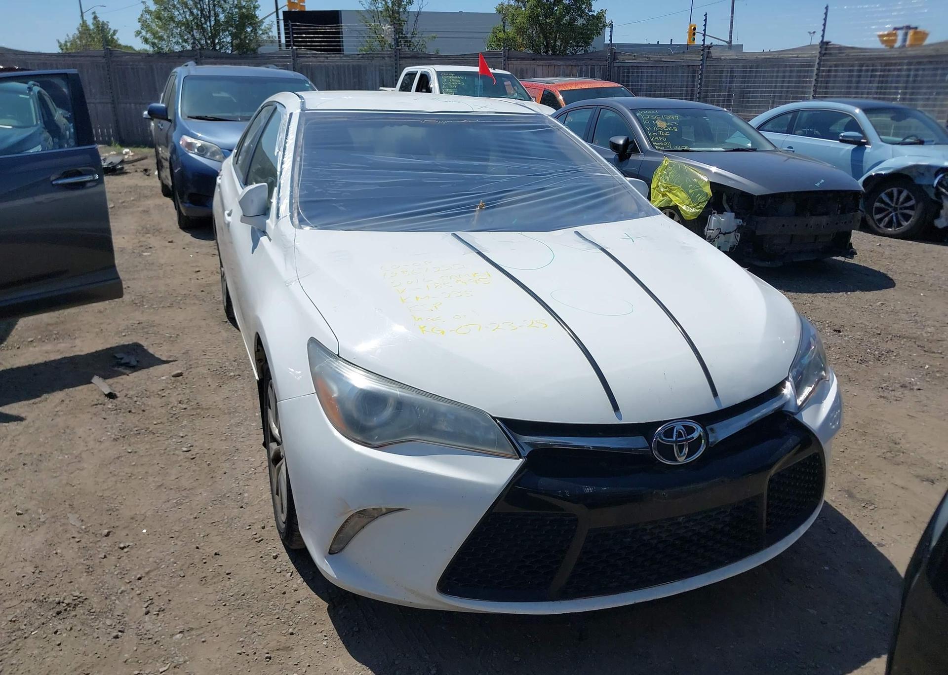 2016 TOYOTA CAMRY HYBRID XLE