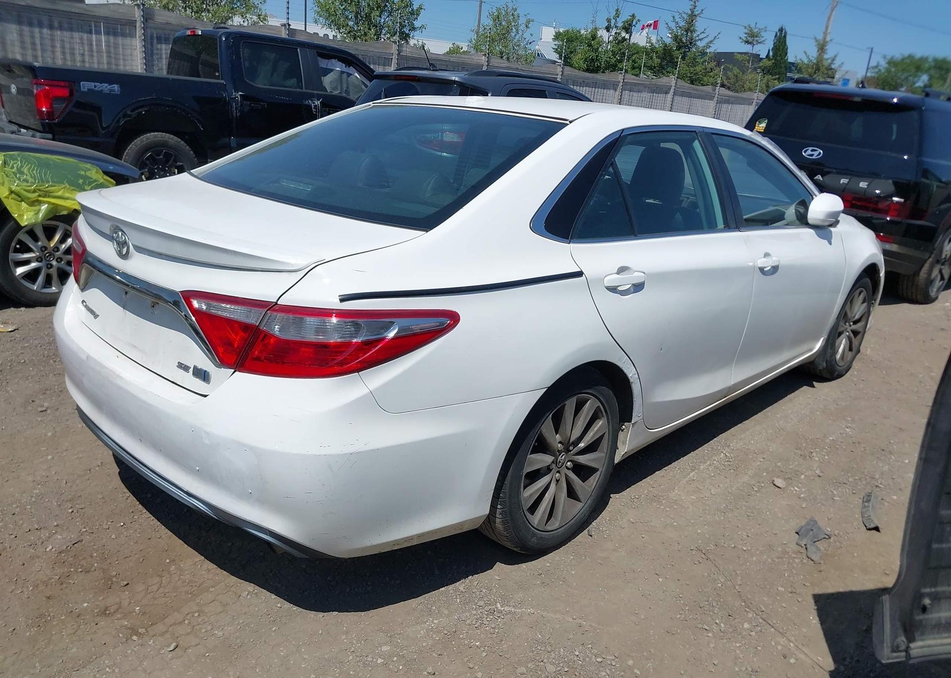 2016 TOYOTA CAMRY HYBRID XLE