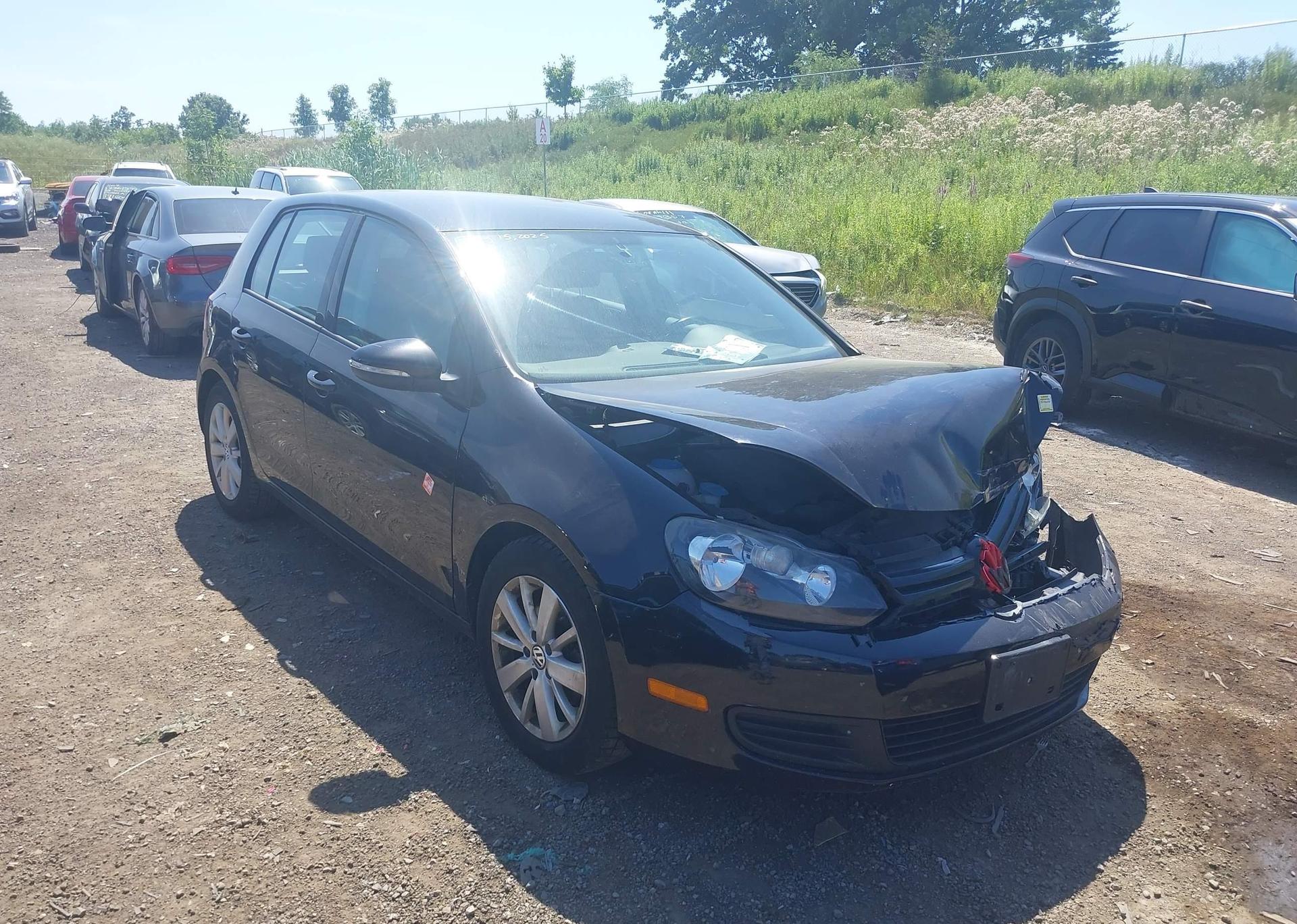 2013 VOLKSWAGEN GOLF 2.5L COMFORTLINE
