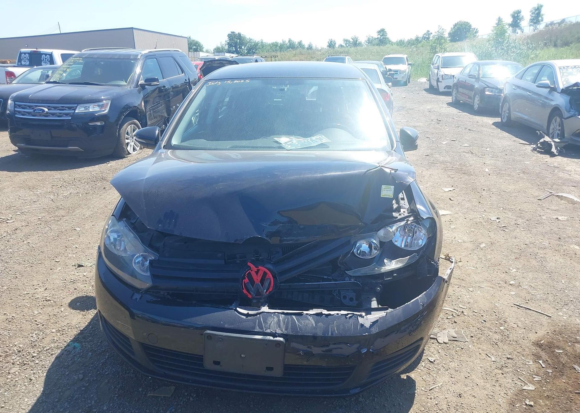 2013 VOLKSWAGEN GOLF 2.5L COMFORTLINE