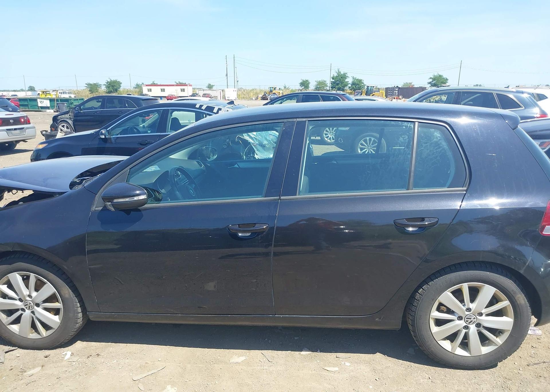 2013 VOLKSWAGEN GOLF 2.5L COMFORTLINE