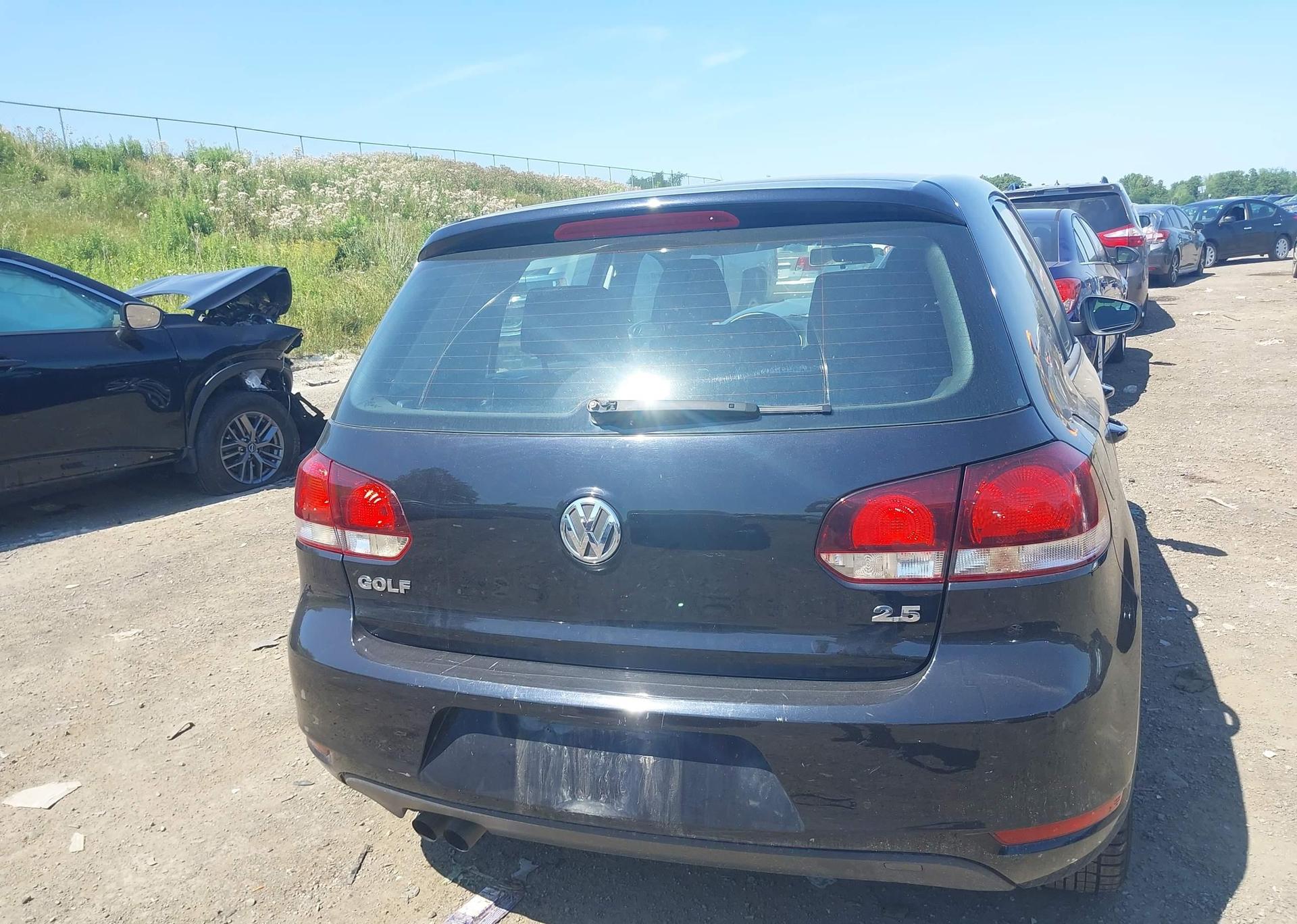 2013 VOLKSWAGEN GOLF 2.5L COMFORTLINE