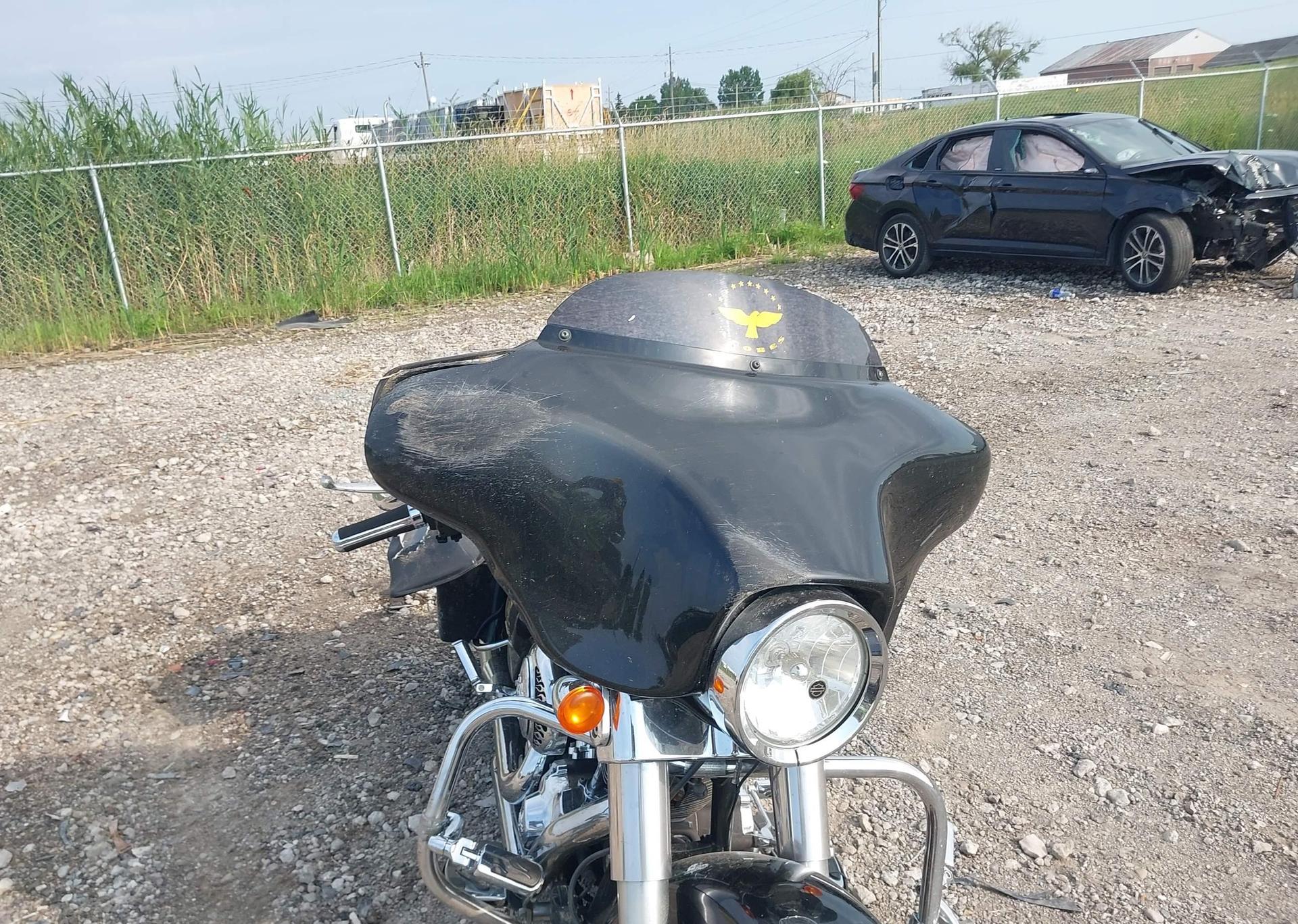 2011 HARLEY-DAVIDSON FLHX