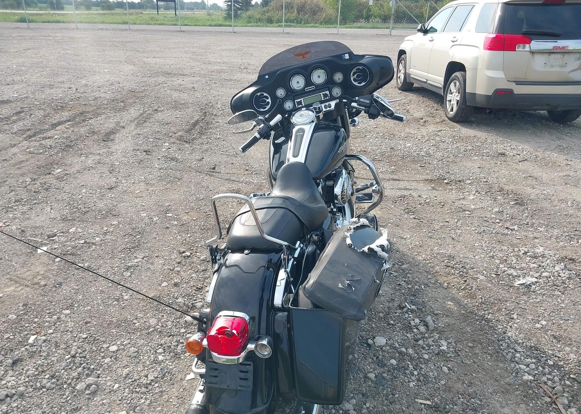 2011 HARLEY-DAVIDSON FLHX