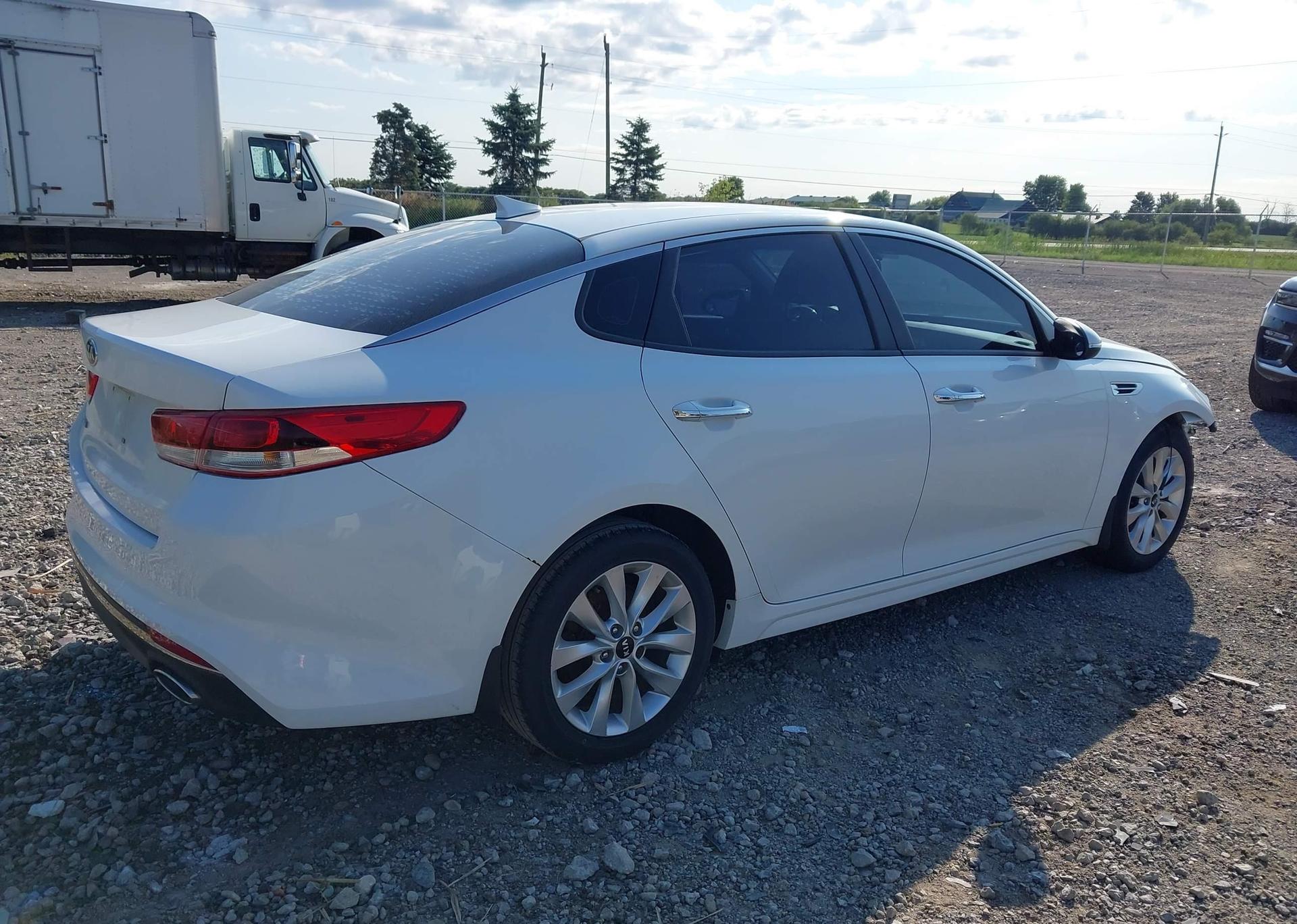 2017 KIA OPTIMA LX