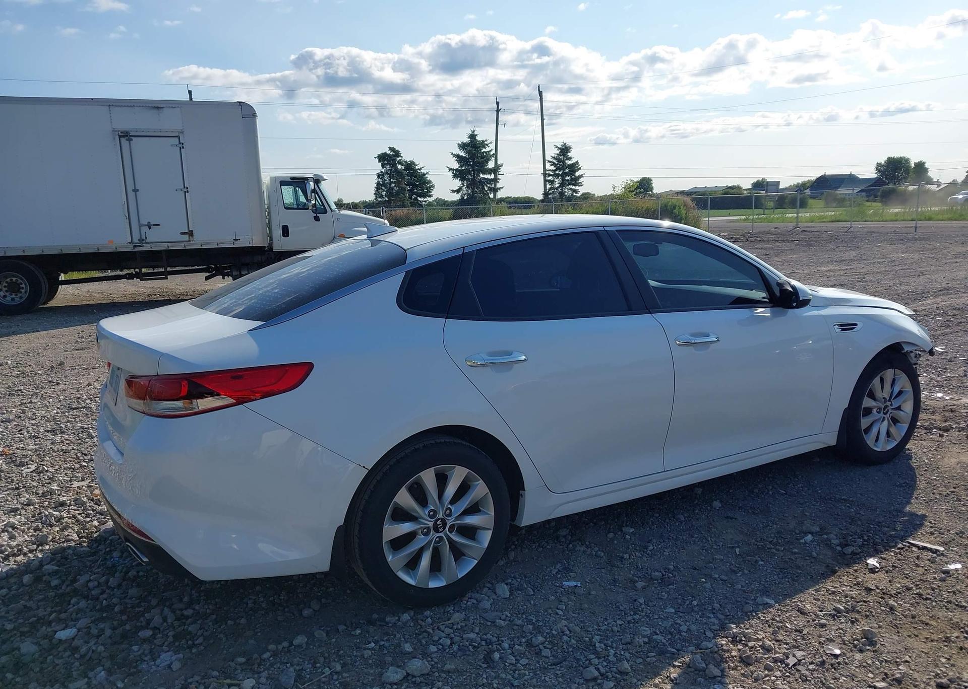 2017 KIA OPTIMA LX