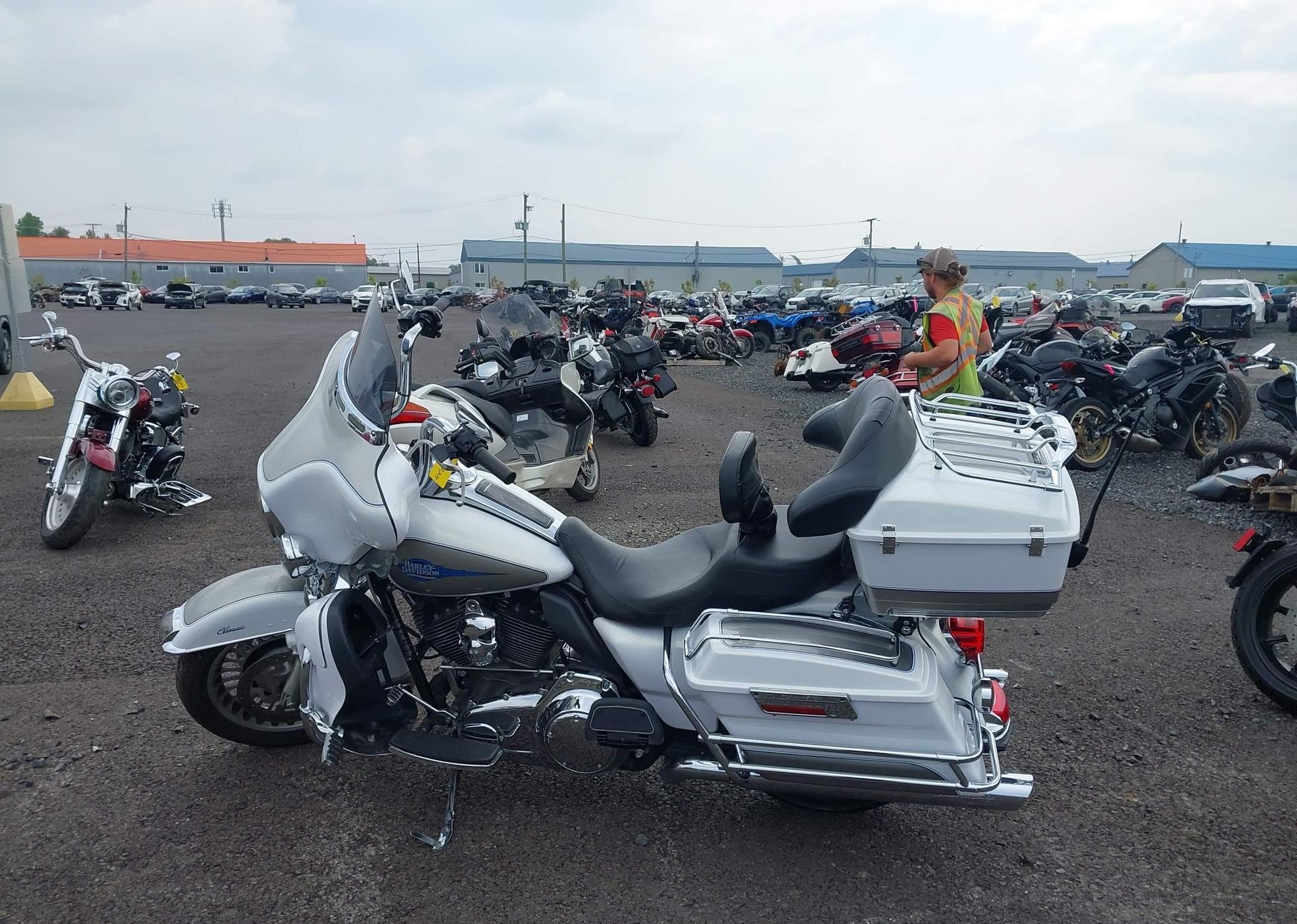 2009 HARLEY-DAVIDSON FLHTC