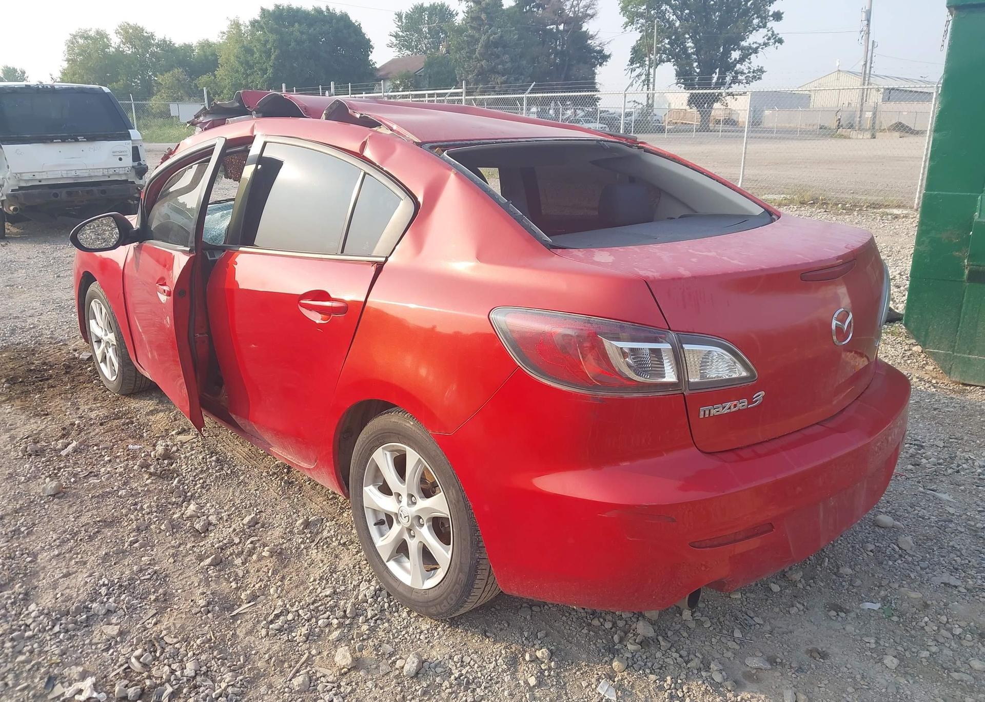 2013 MAZDA 3 I