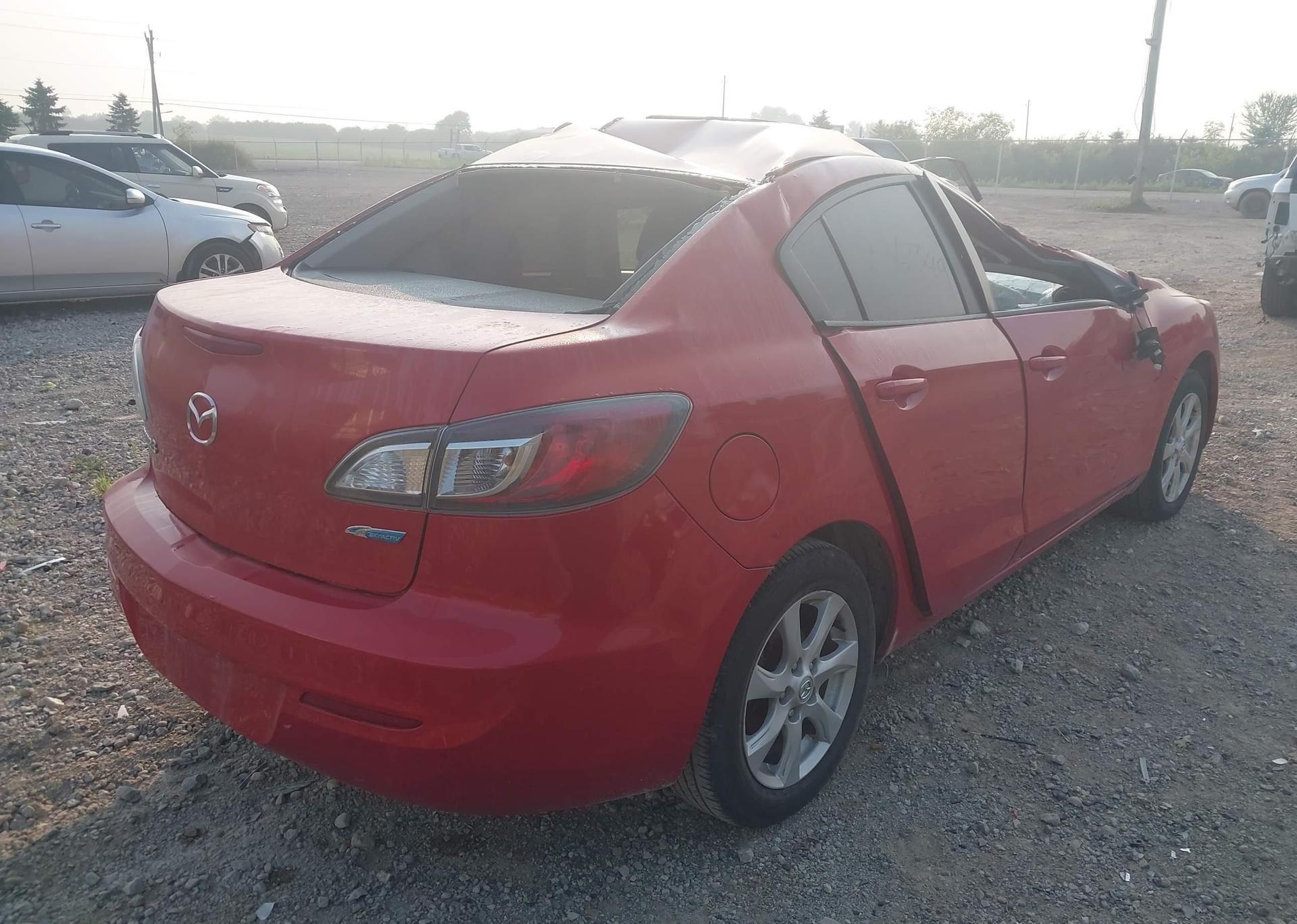2013 MAZDA 3 I