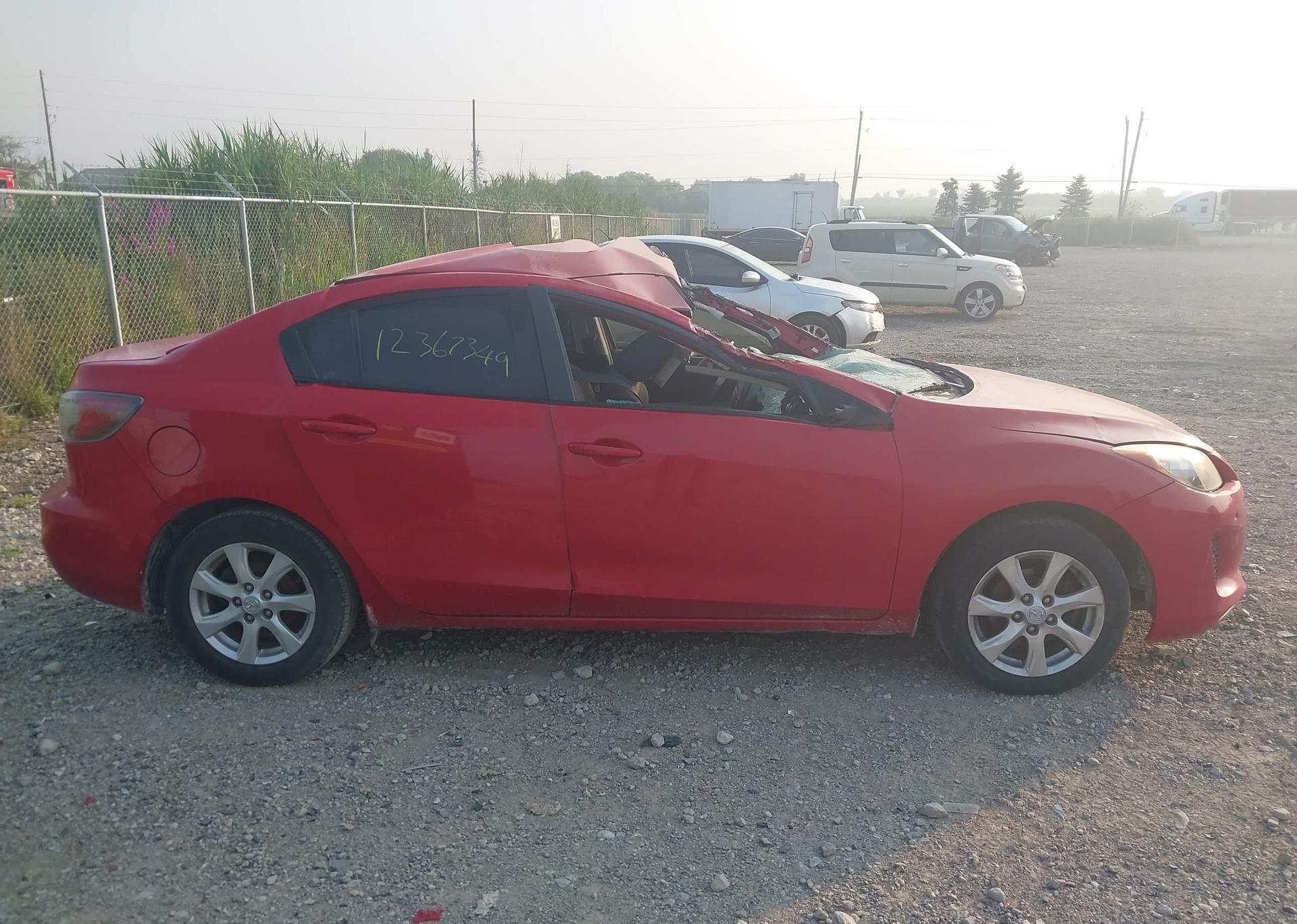 2013 MAZDA 3 I