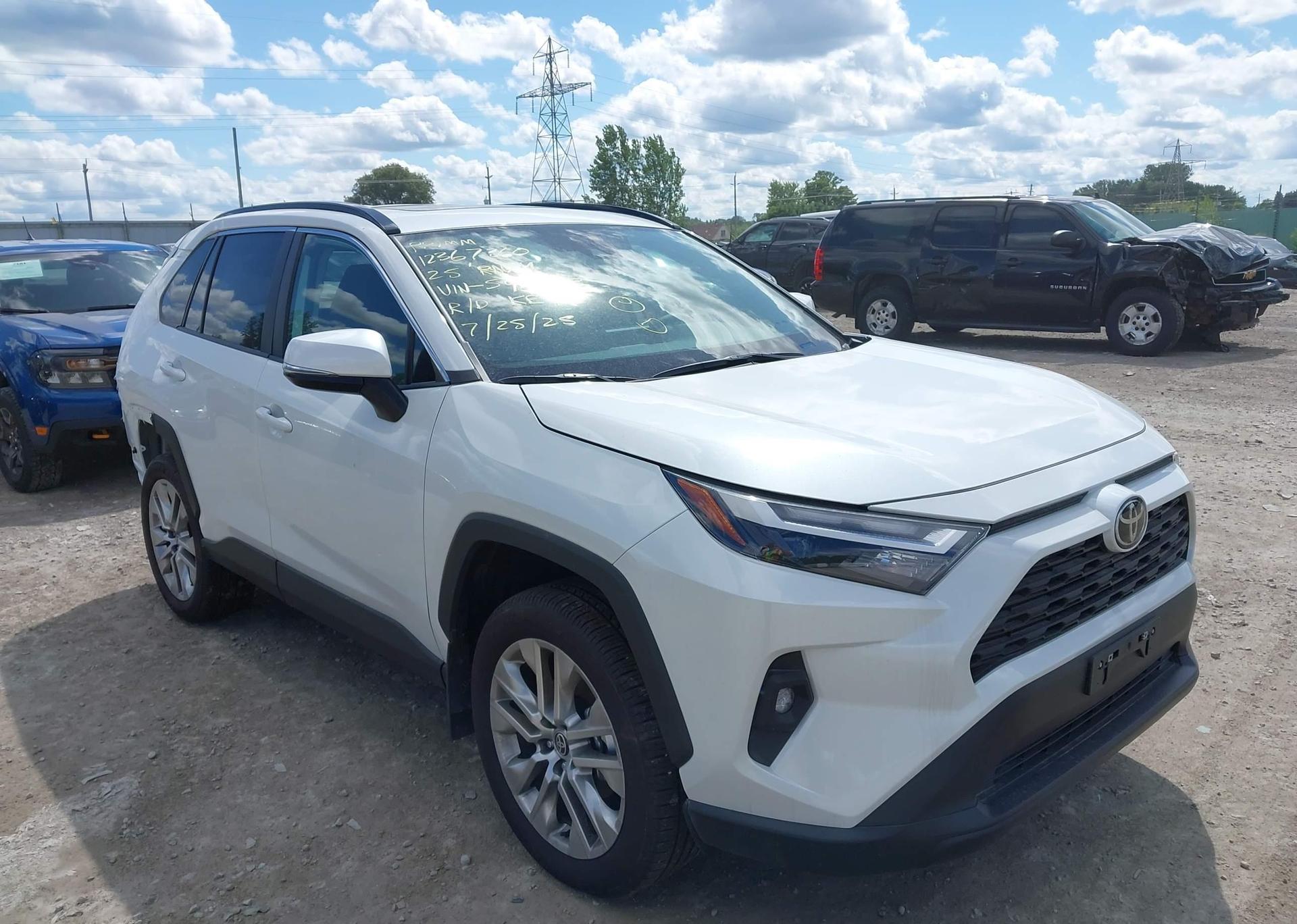 2025 TOYOTA RAV4 XLE