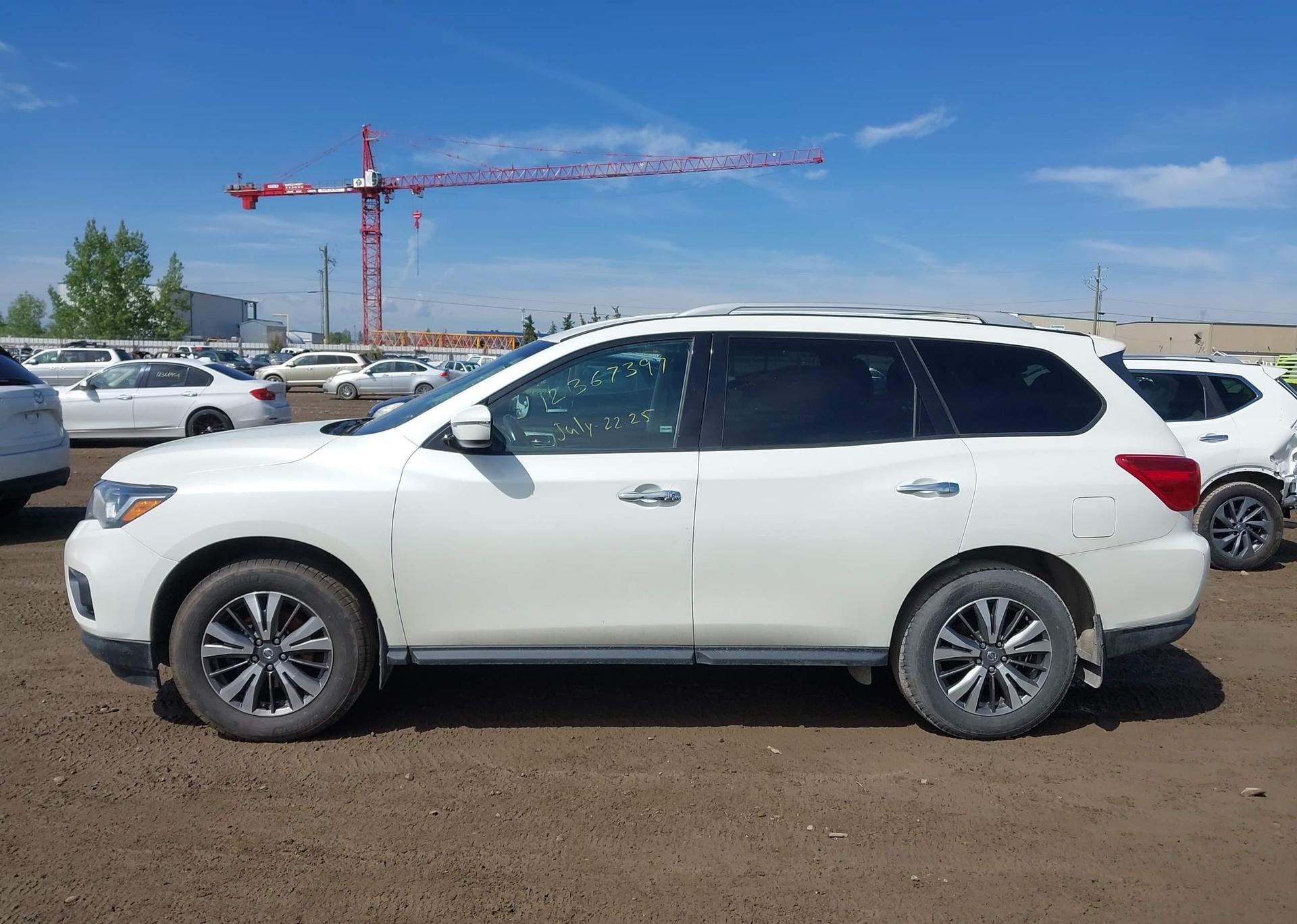 2019 NISSAN PATHFINDER PLATINUM