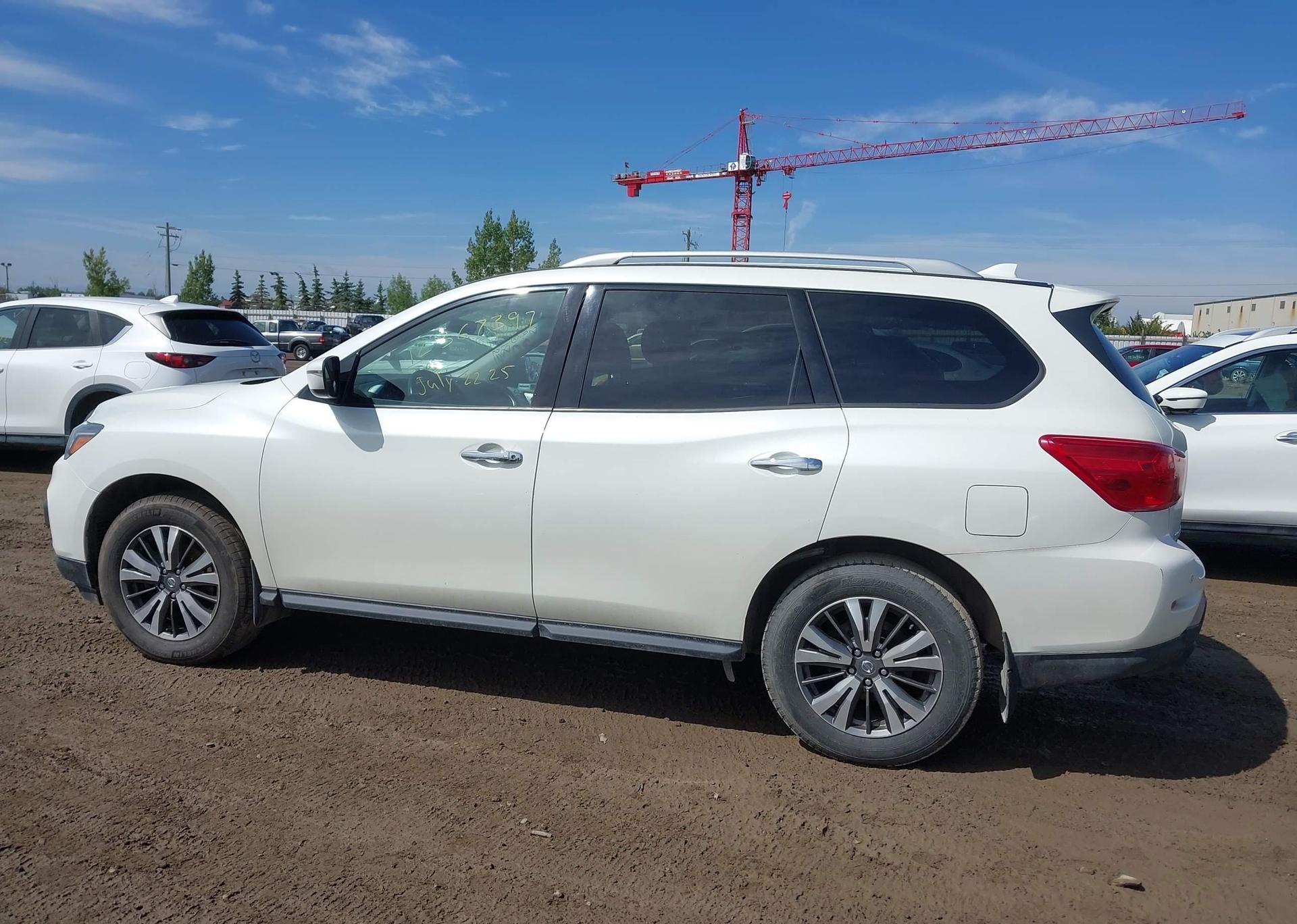 2019 NISSAN PATHFINDER PLATINUM