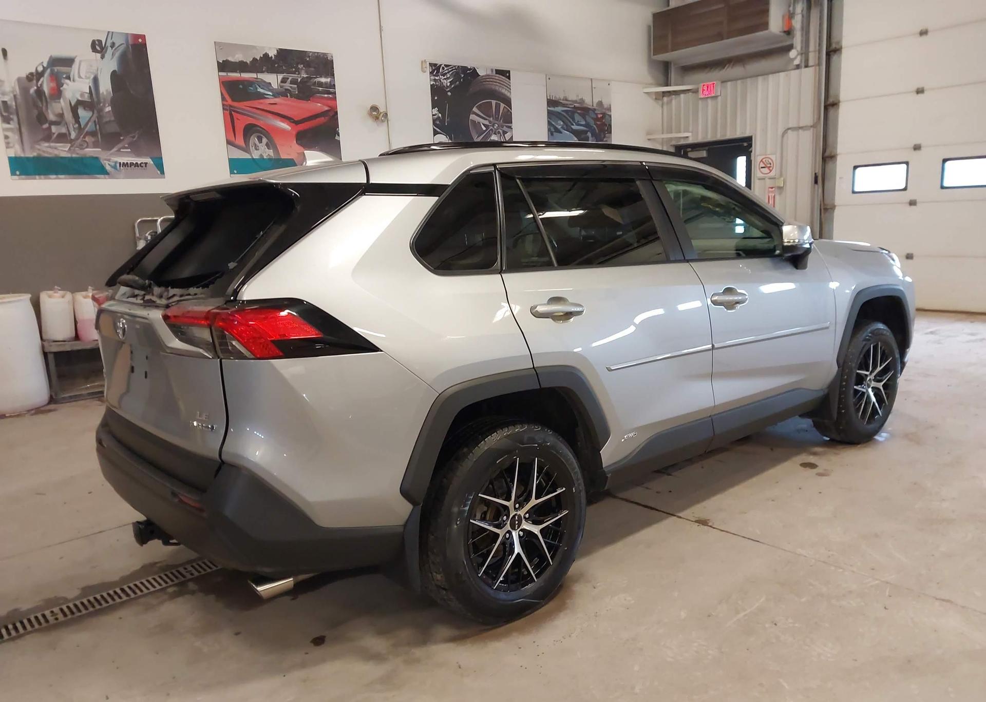 2022 TOYOTA RAV4 HYBRID LE