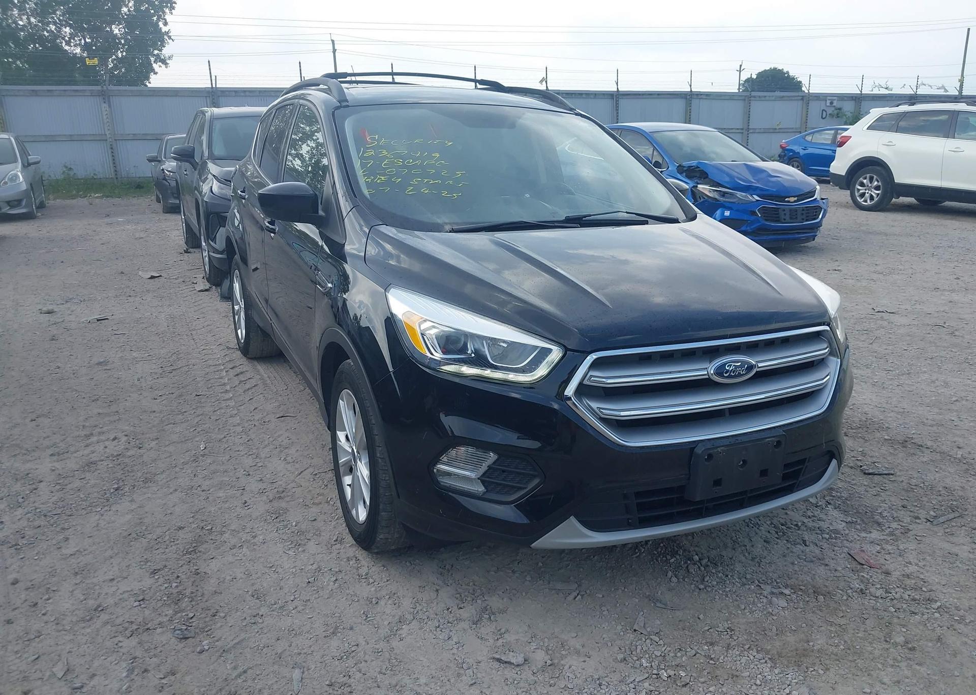 2017 FORD ESCAPE SE