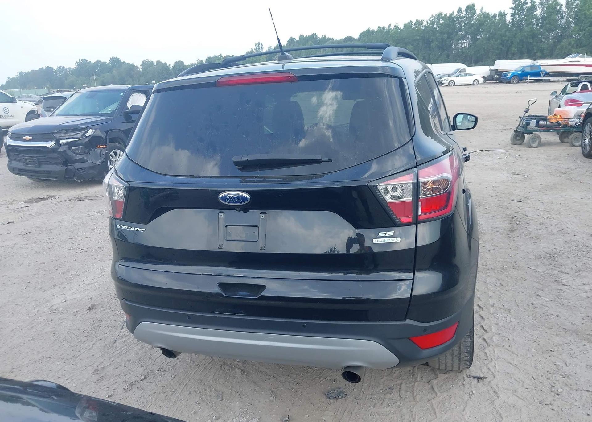 2017 FORD ESCAPE SE