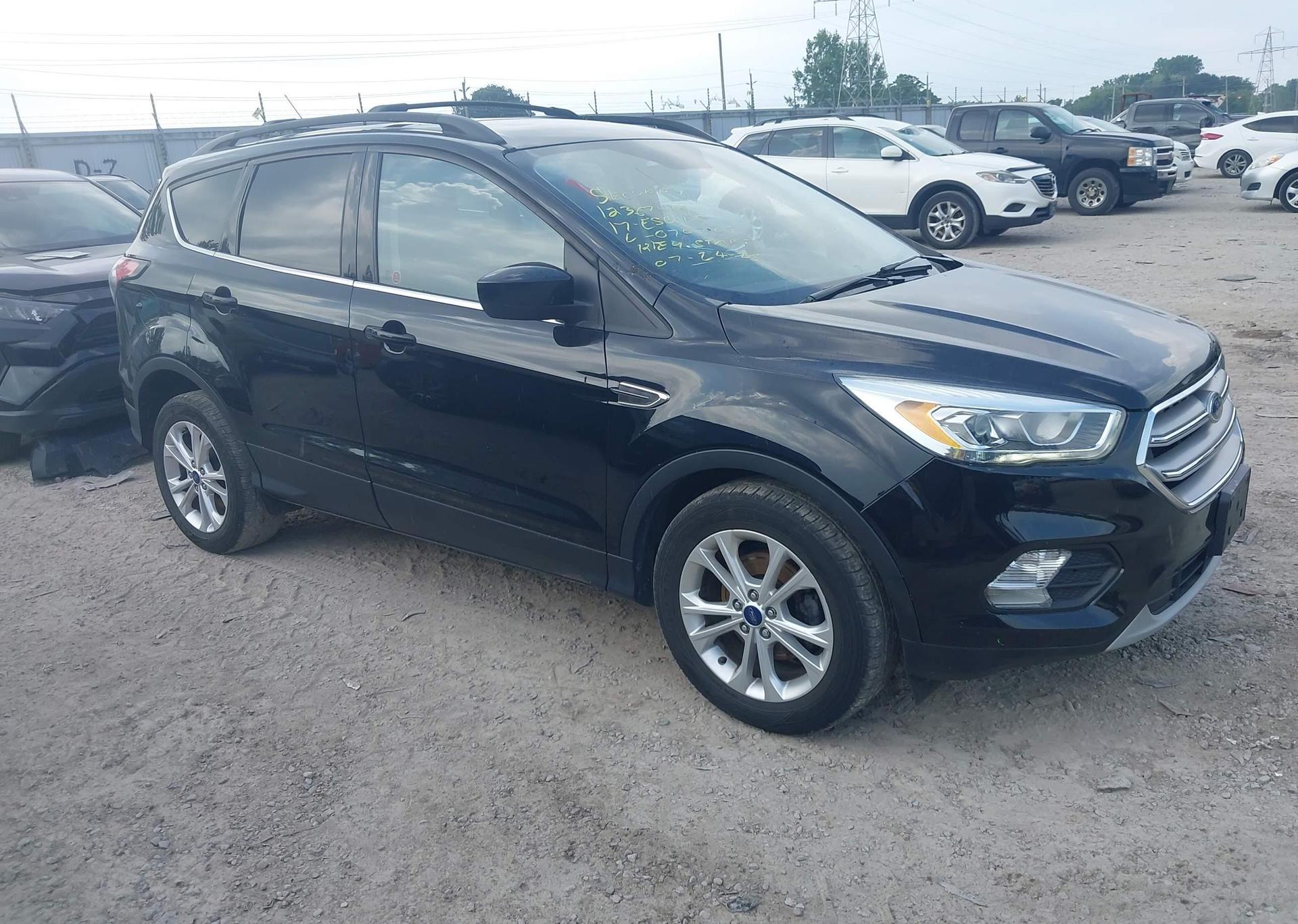2017 FORD ESCAPE SE