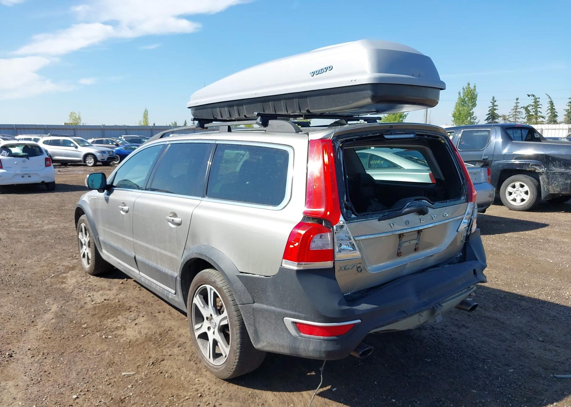 2015 VOLVO XC70 T6