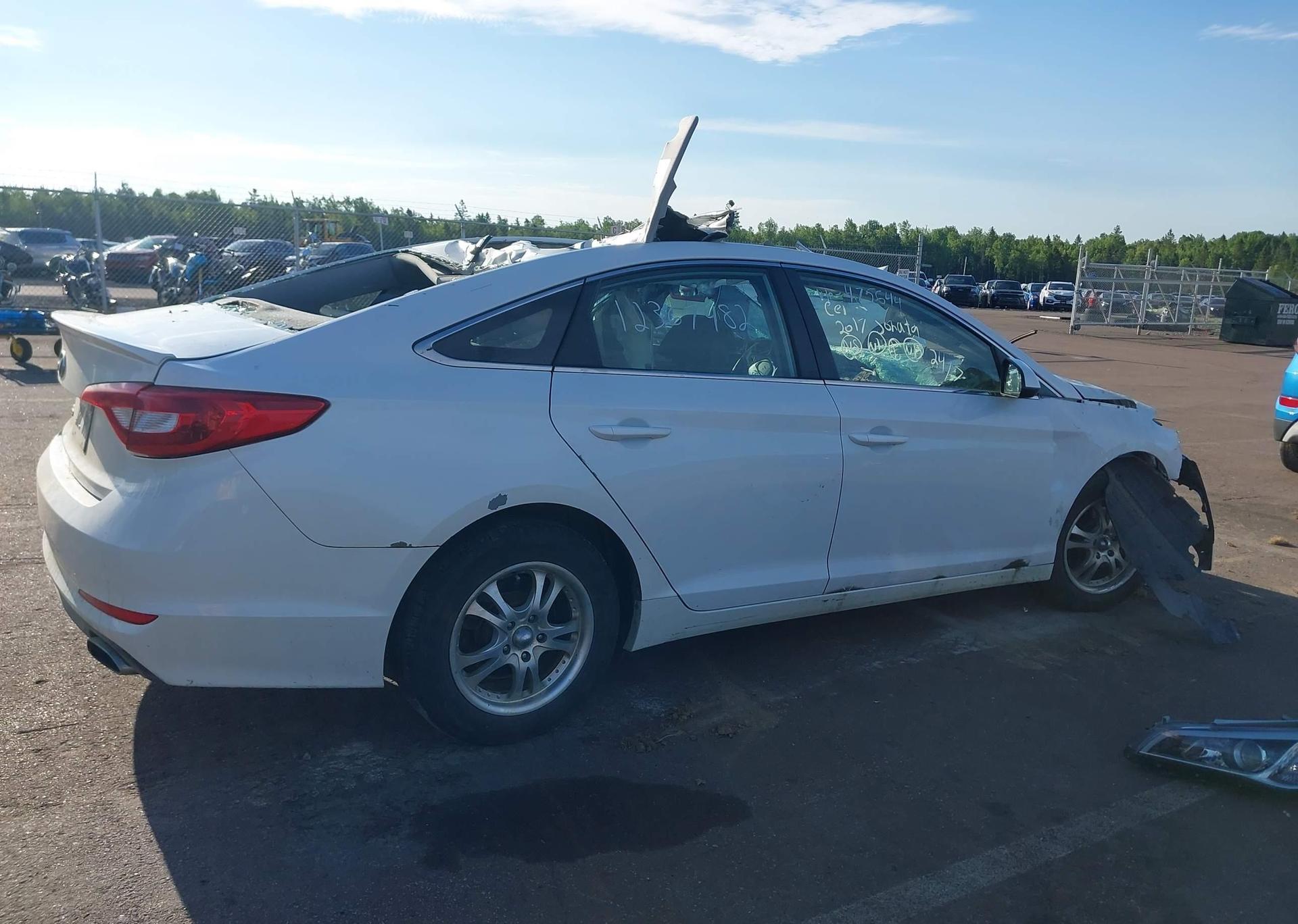 2017 HYUNDAI SONATA SE