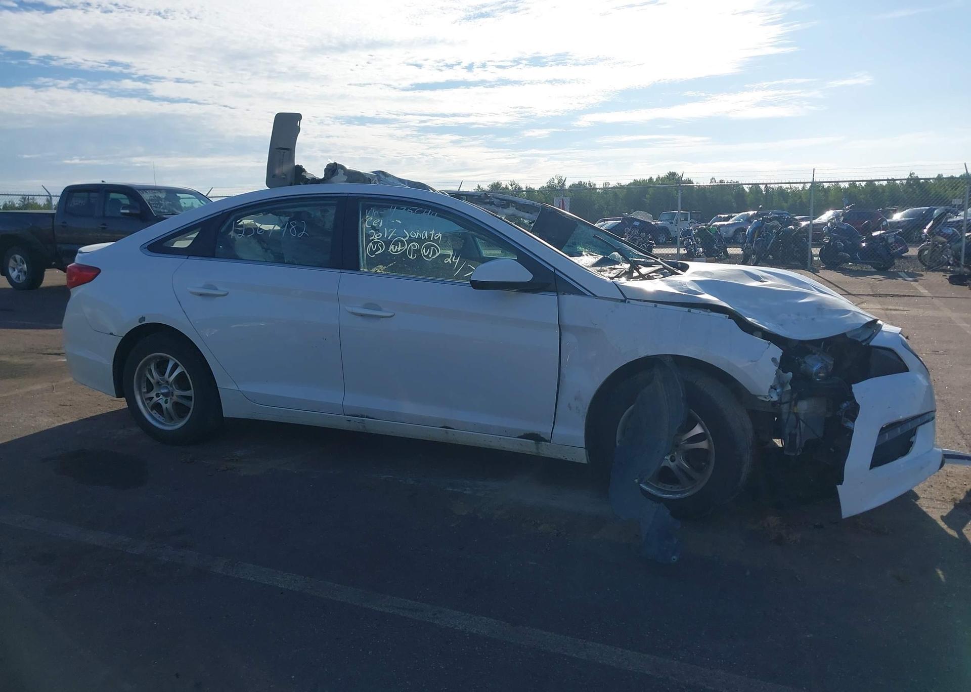 2017 HYUNDAI SONATA SE